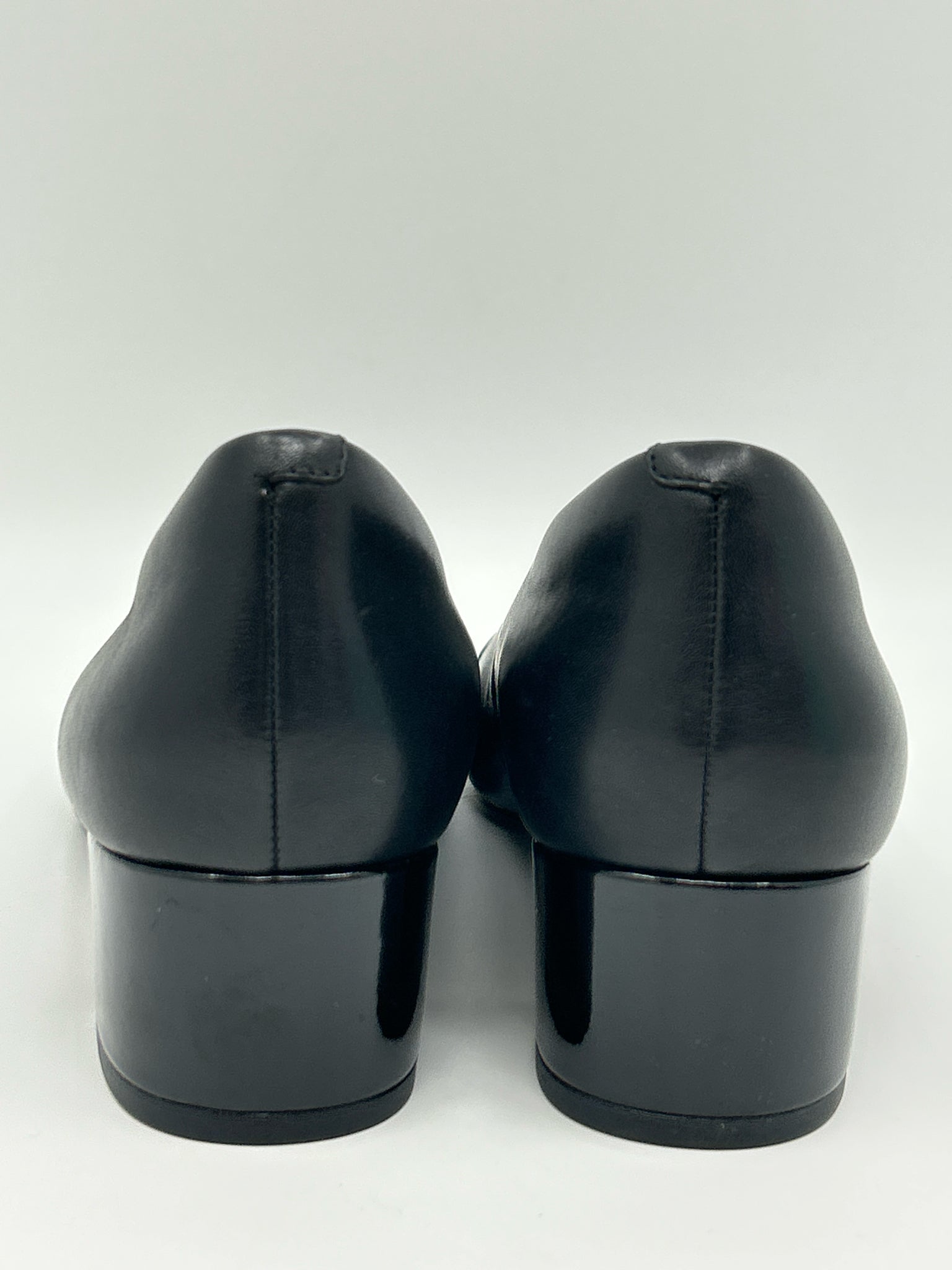 CLARKS COLLECTION Size 9M Black Women Pumps
