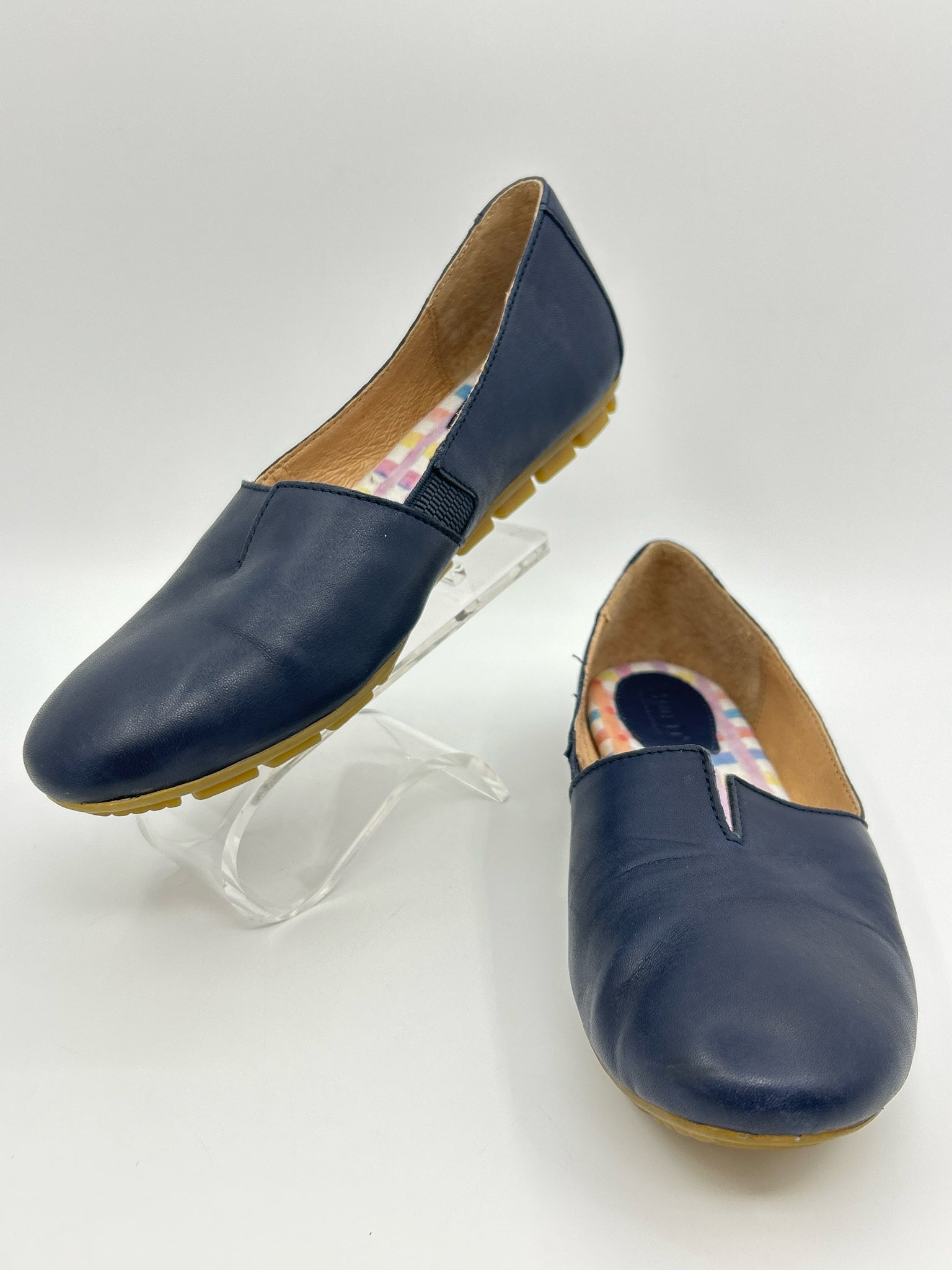 BORN Size 8.5M Navy Women Flats