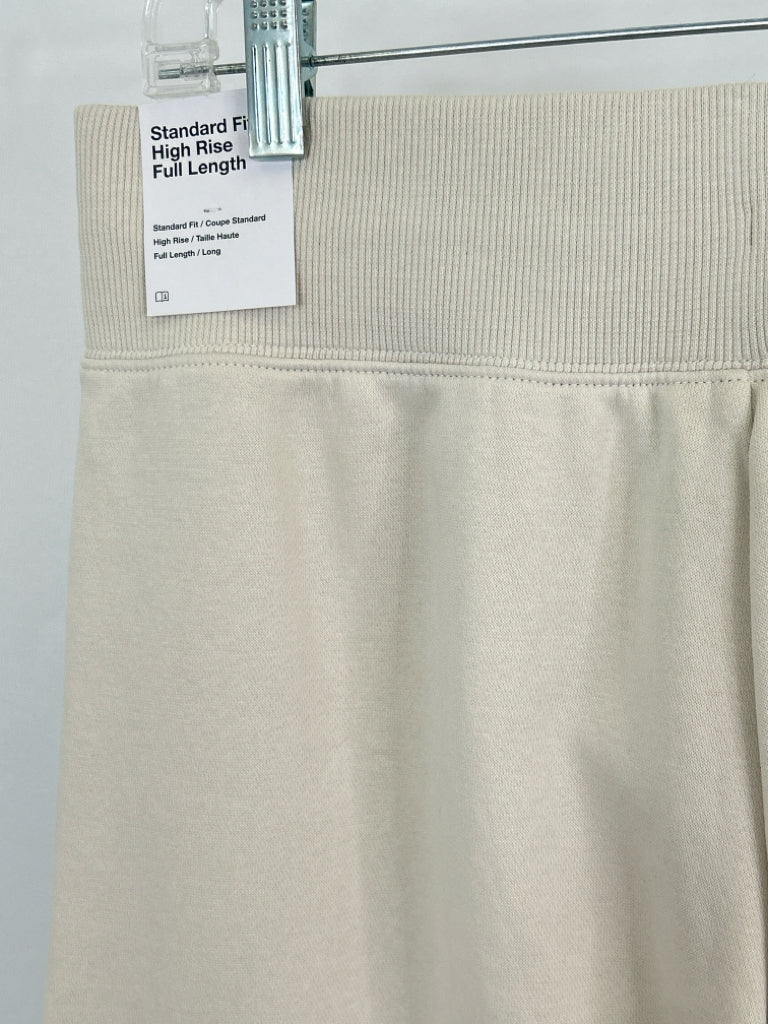 NIKE Size M Beige Women's Pants