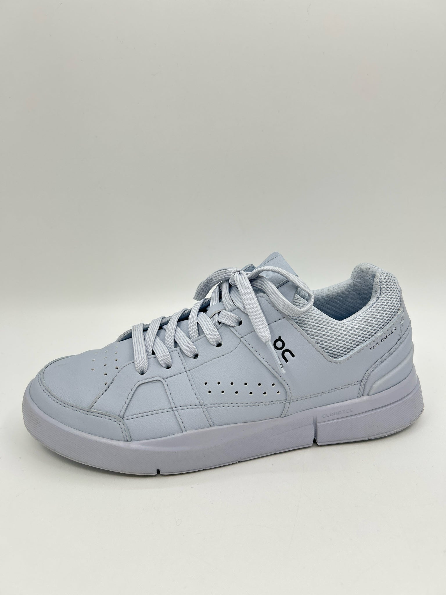 ON CLOUD Size 8 Baby Blue Women Sneakers