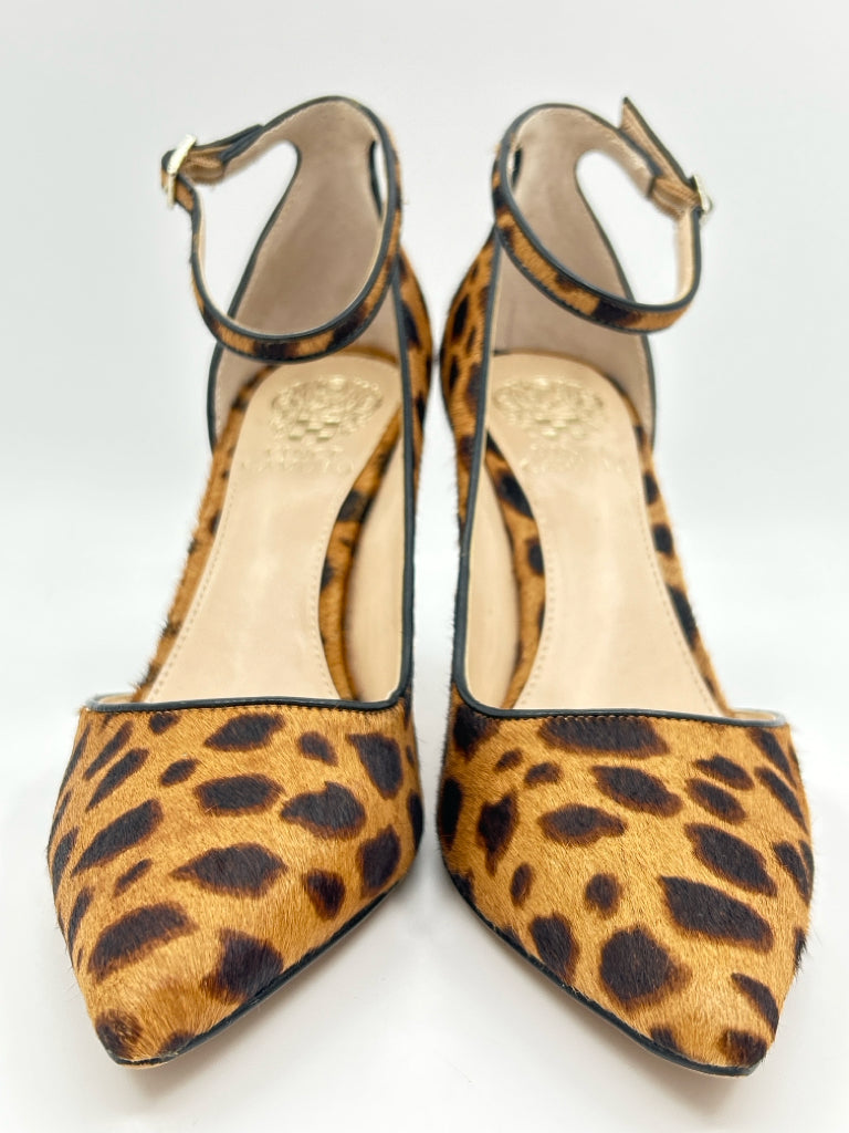 VINCE CAMUTO Size 8.5 Natural & Black Pumps