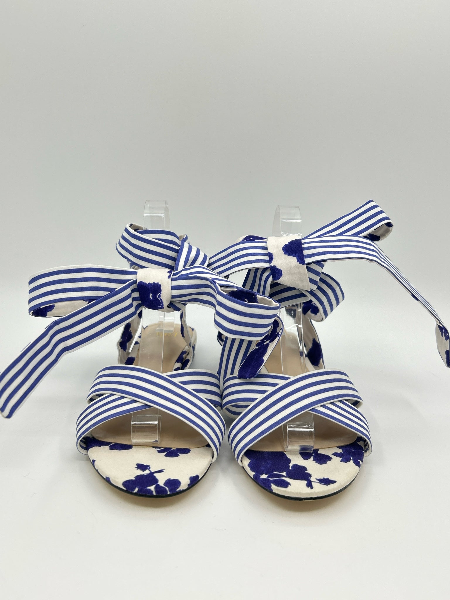 CABI Size 8.5 Blue and Ivory Women's Sandal