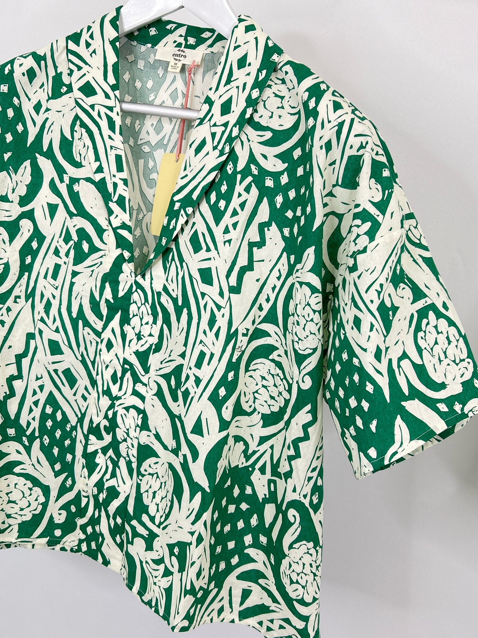 ENTRO Size M Green Print Women 2-Piece w/shorts