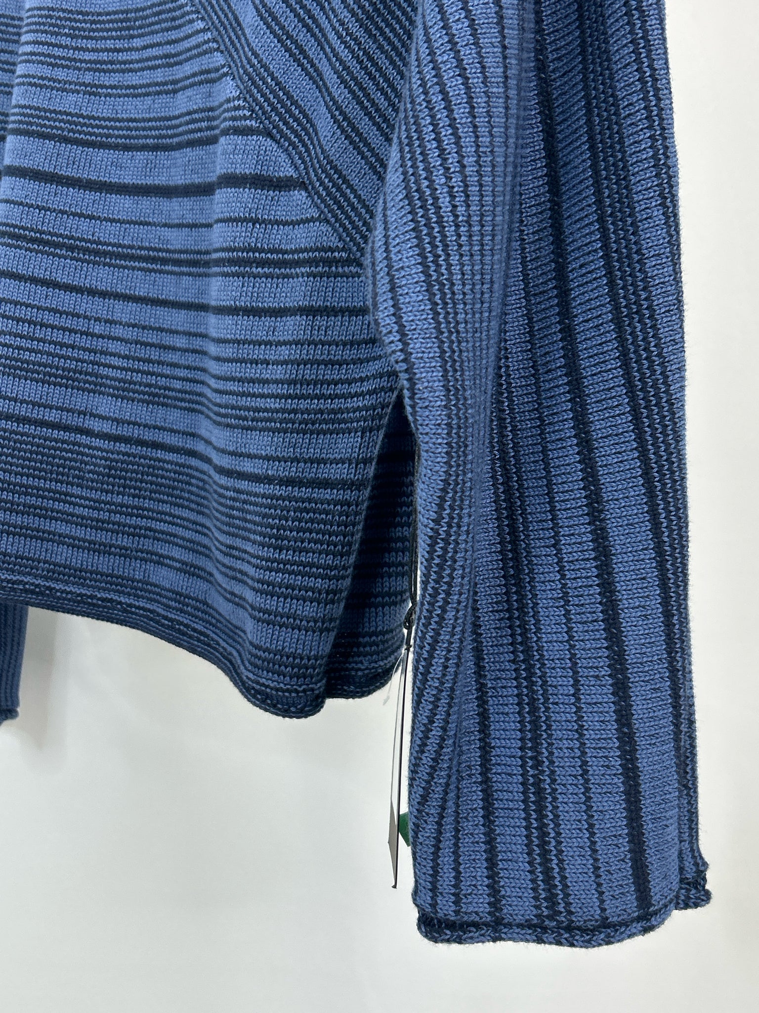 OLIVIA BY HABITAT CLOTHES Size S Navy & Blue Women Sweater NWT