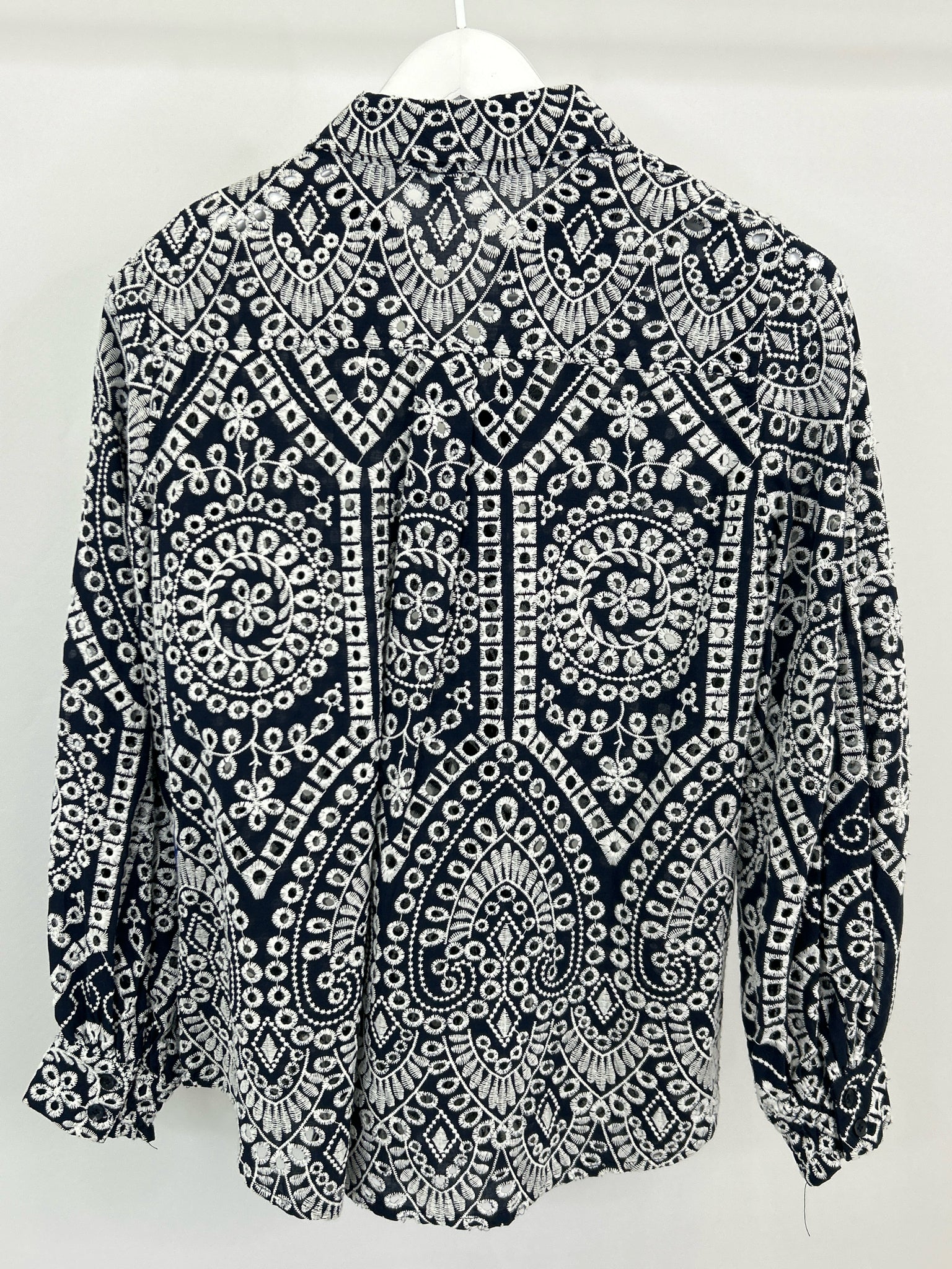 CHICO'S Size 4 NAVY AND WHITE Women Top