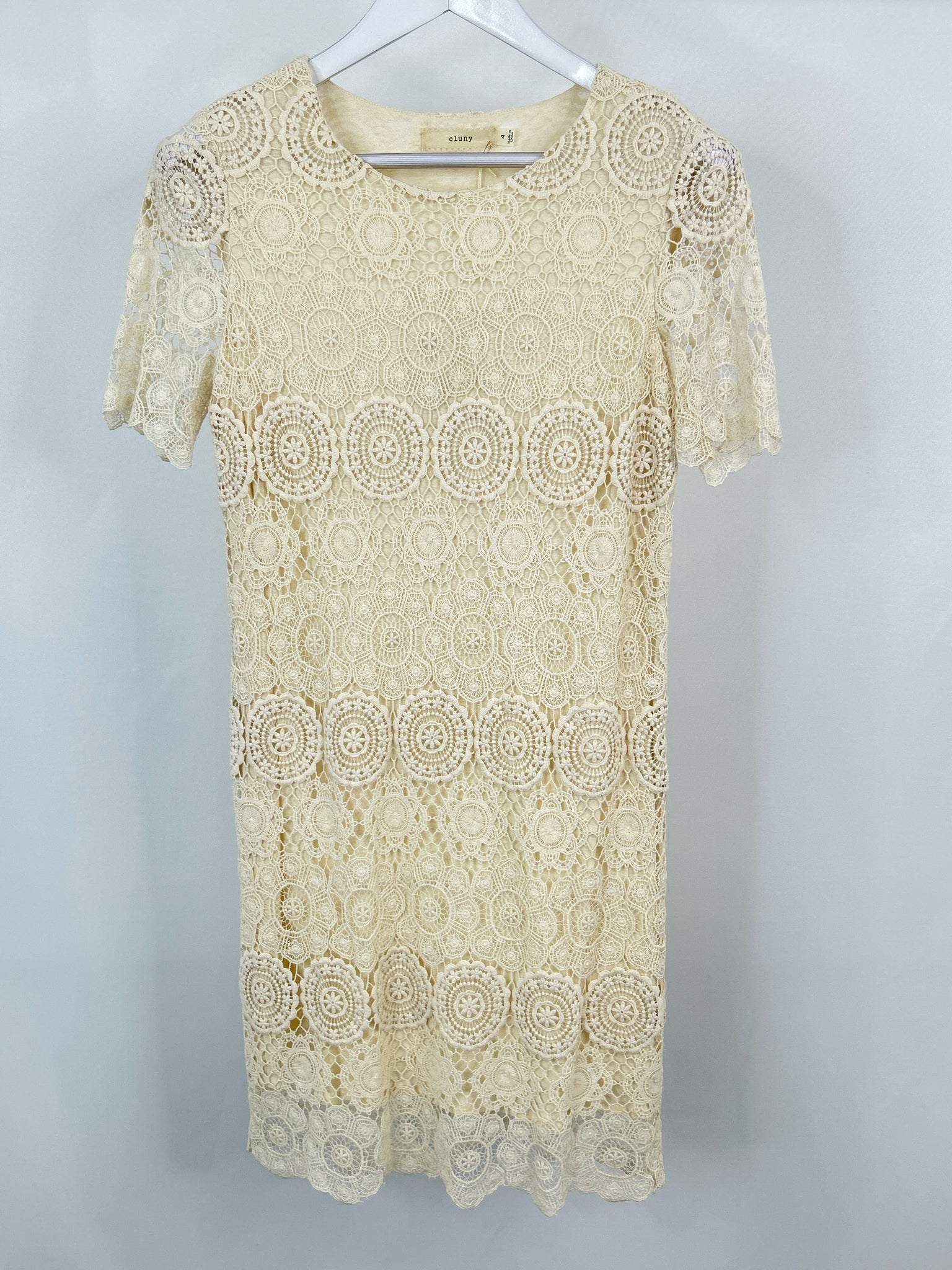 CLUNY Size 4 Cream Women Dress NWT