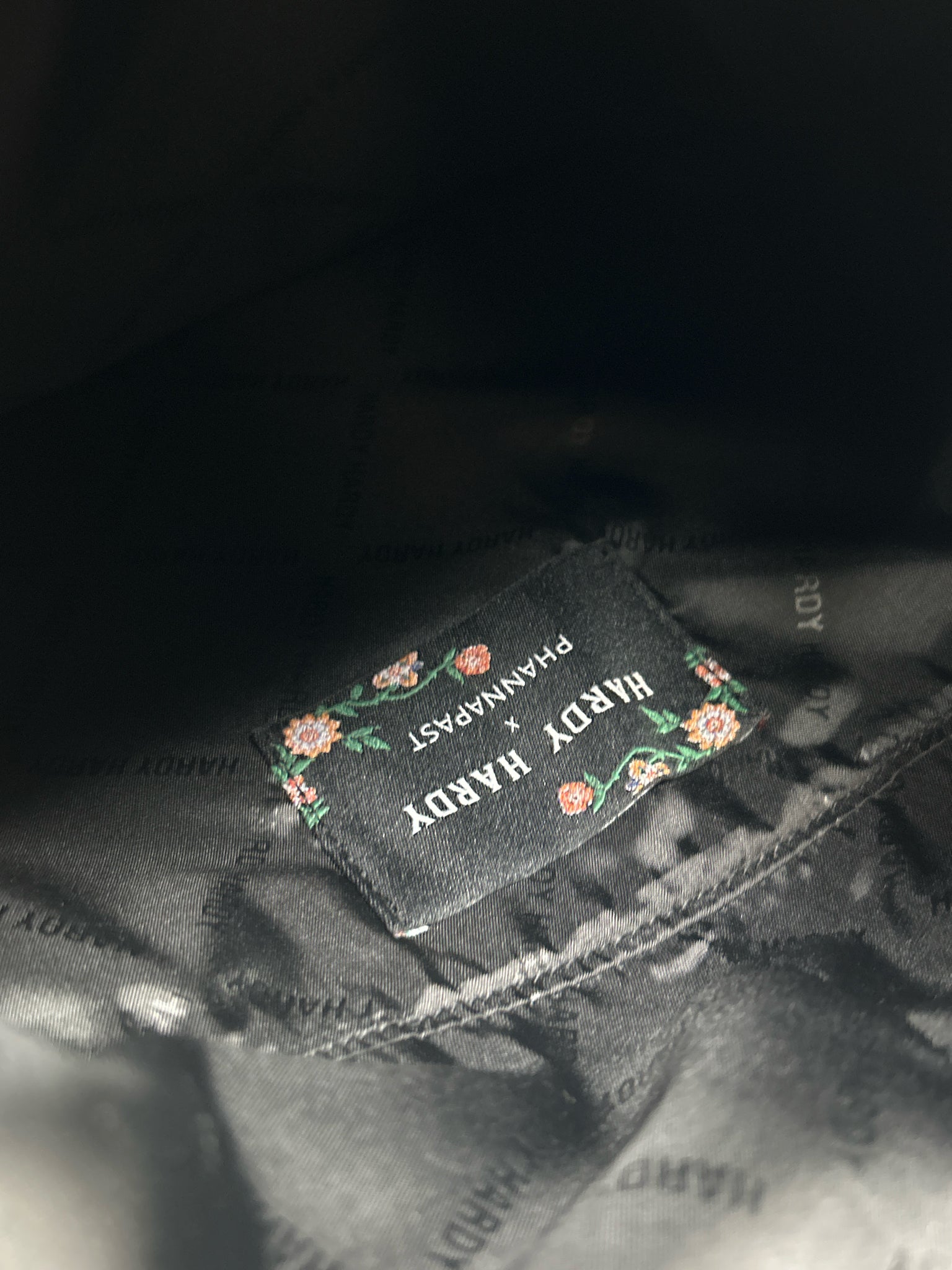 ED HARDY Black Women Tote