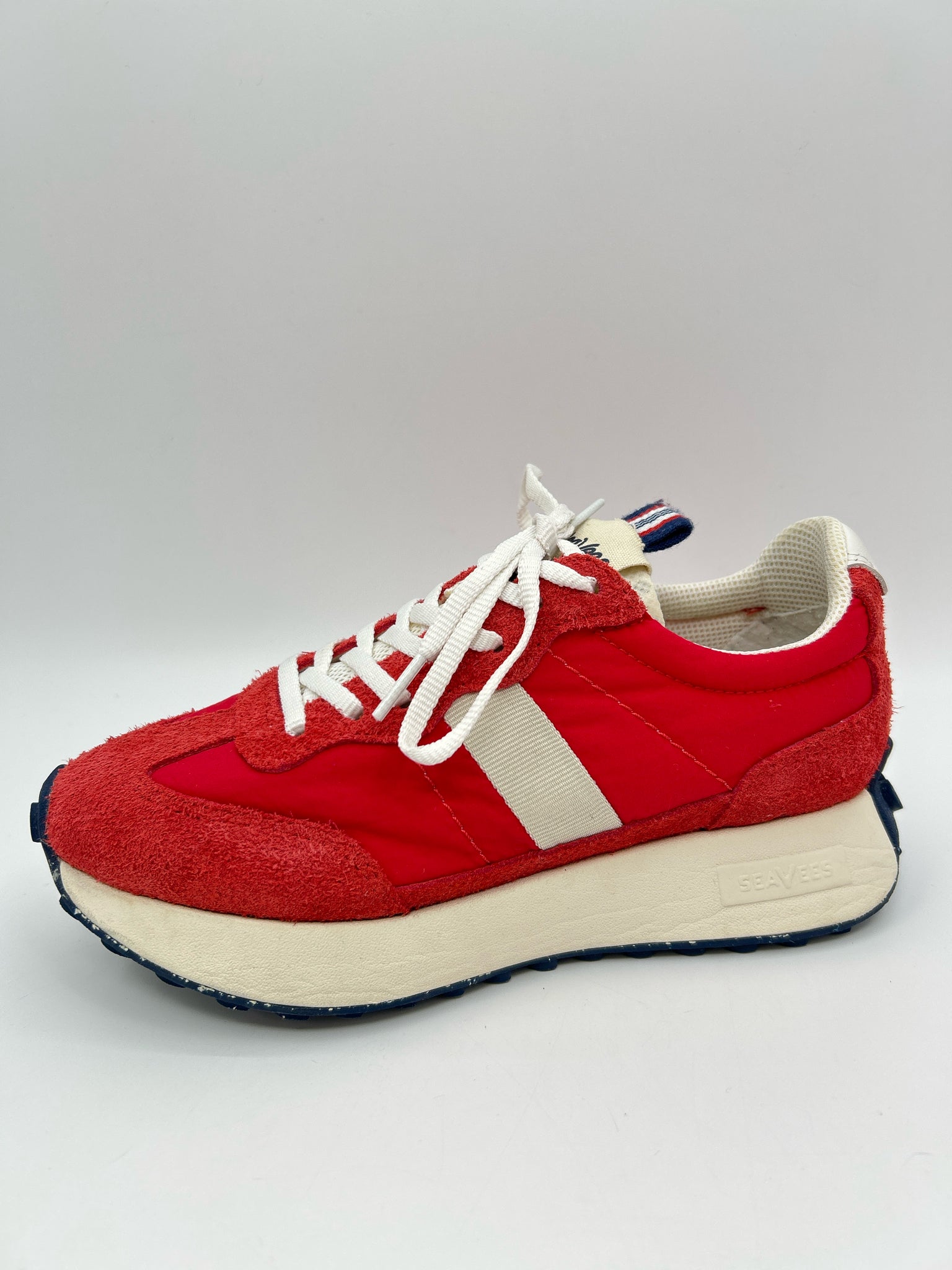 SEAVEES Size 7.5 red and white Women Sneakers