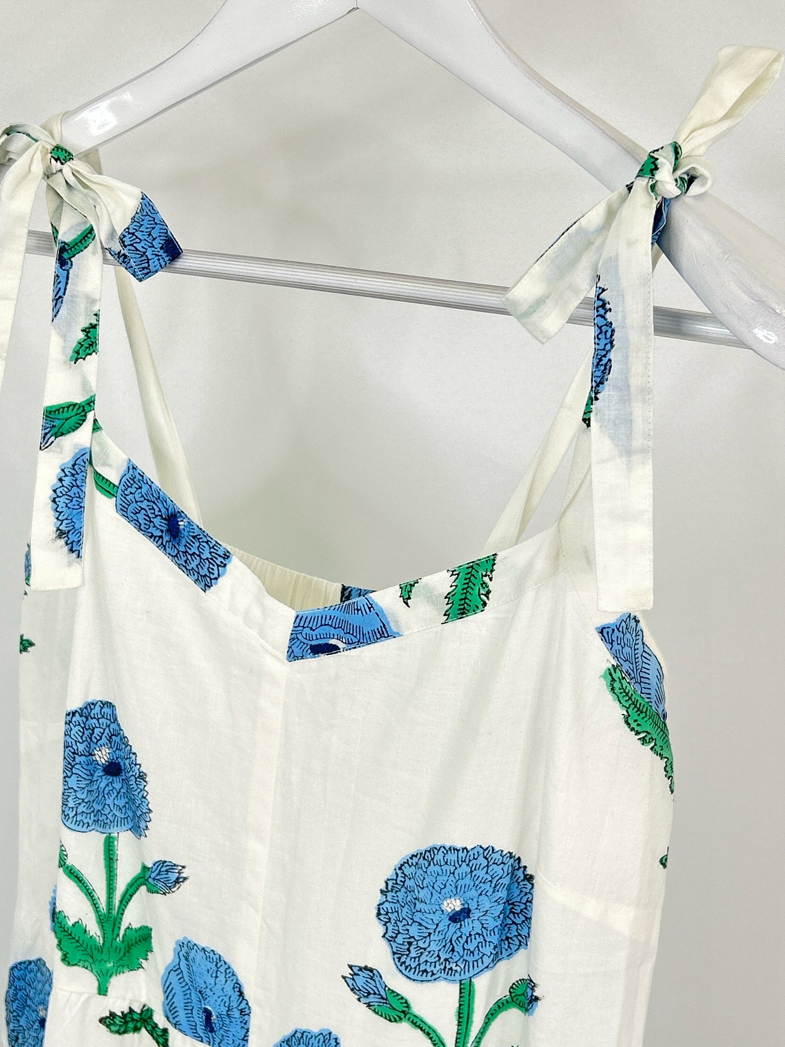 BEAU & RO Size M WHITE & BLUE Women Dress