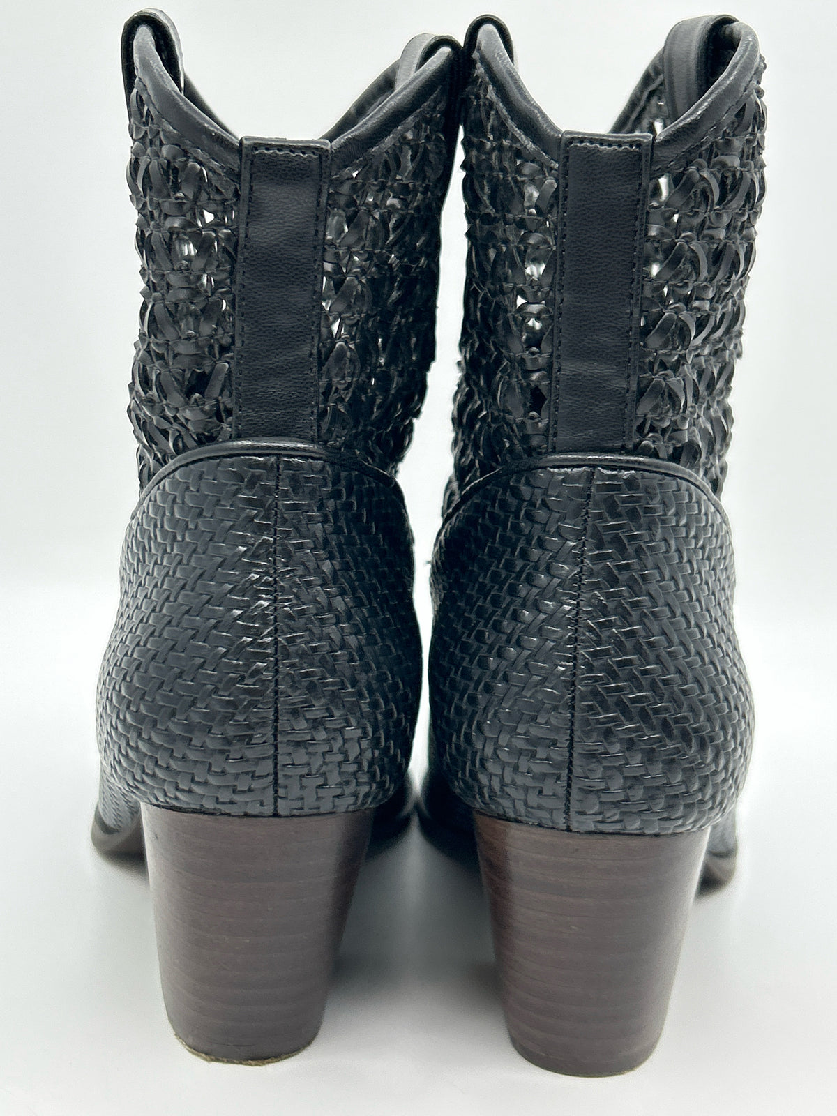 COCONUTS Size 7.5 Black Women Booties