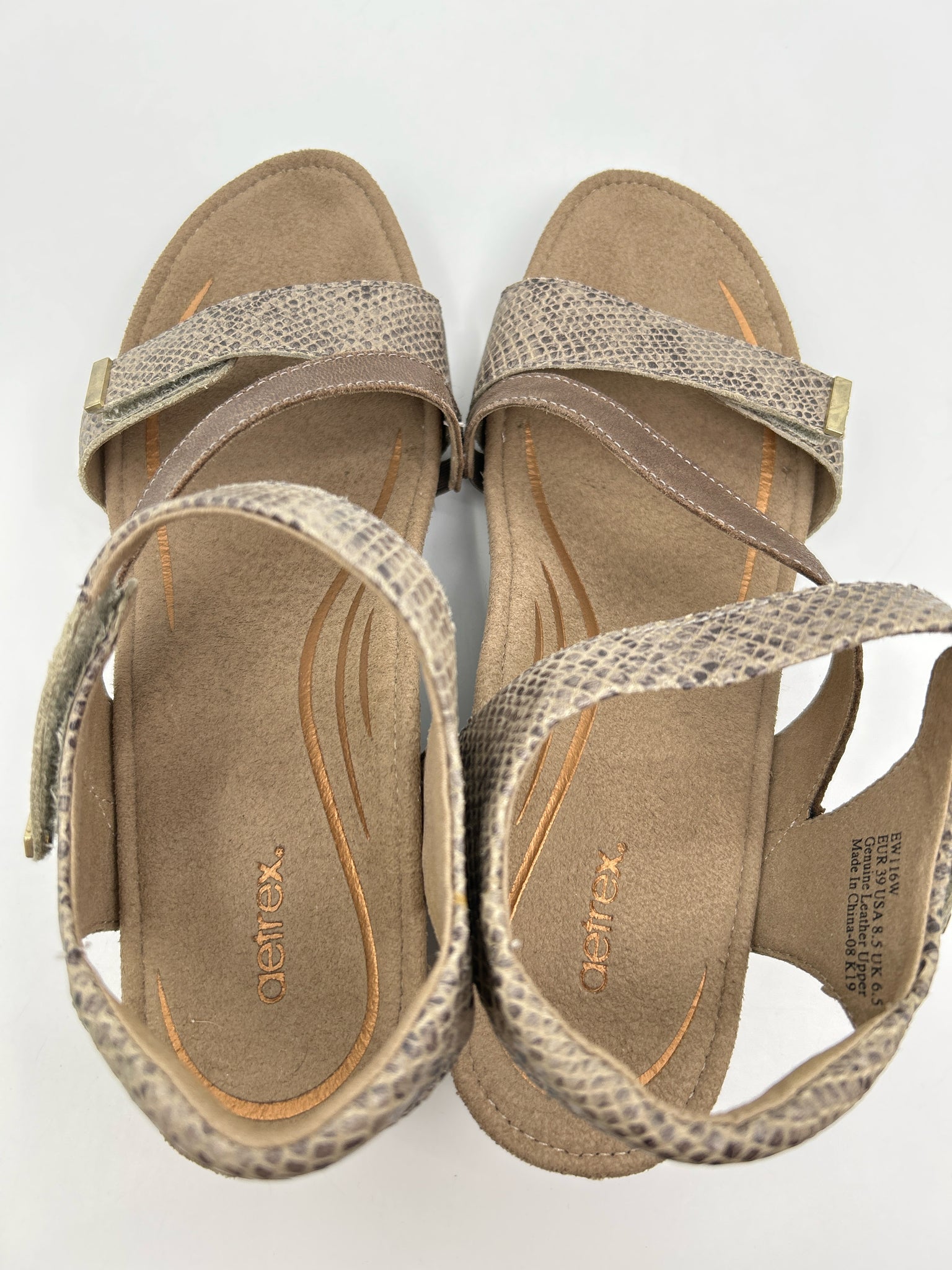AETREX Size 8.5 Tan Women Sandal