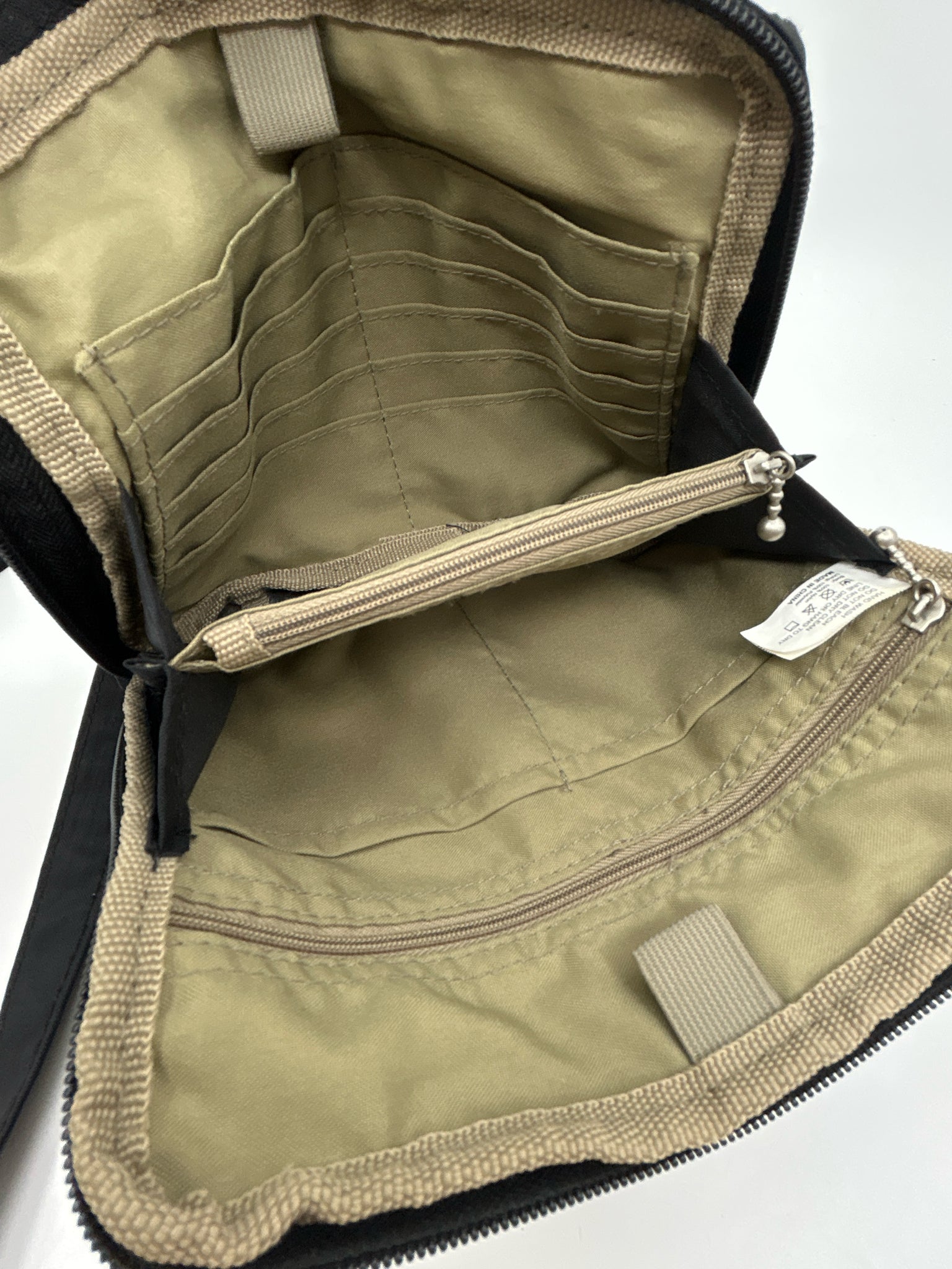 BAGGALLINI Black Women Purse