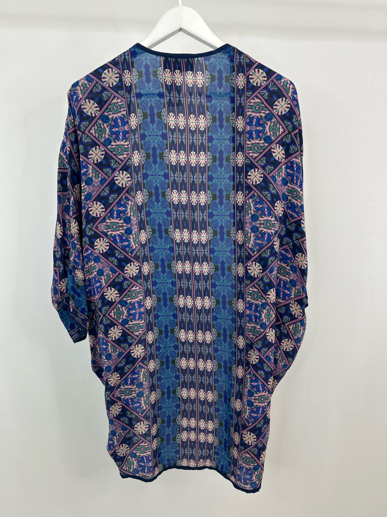 FEATHERS BY TOLANI One Size Lilac and Blue Women Kimono