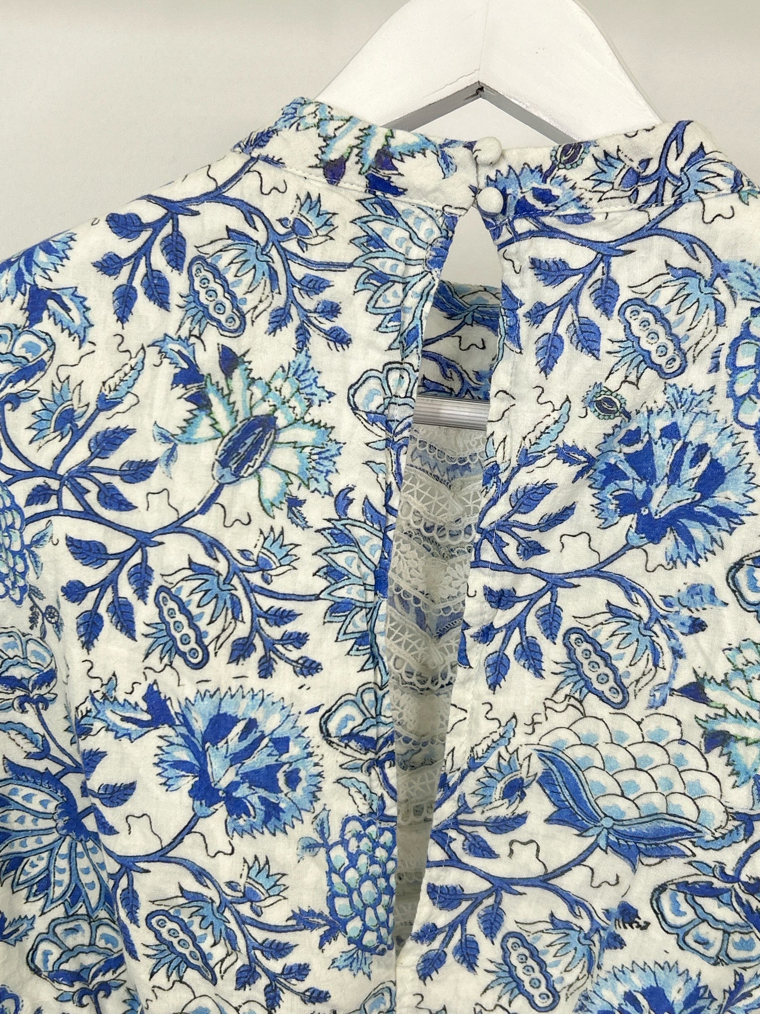 HEMANT & NANDITA Size XL blue and white Women Top