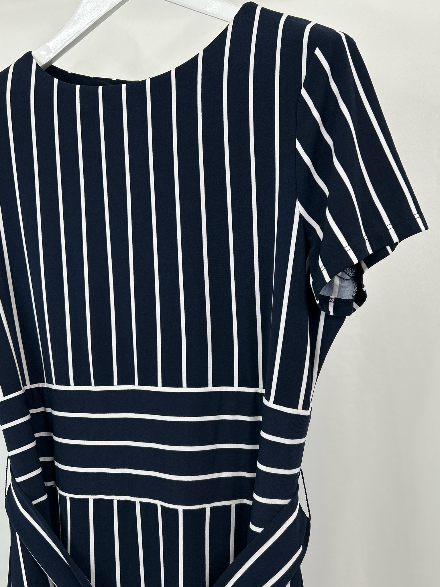 Lauren Ralph Lauren Size 16 NAVY AND WHITE Women Dress
