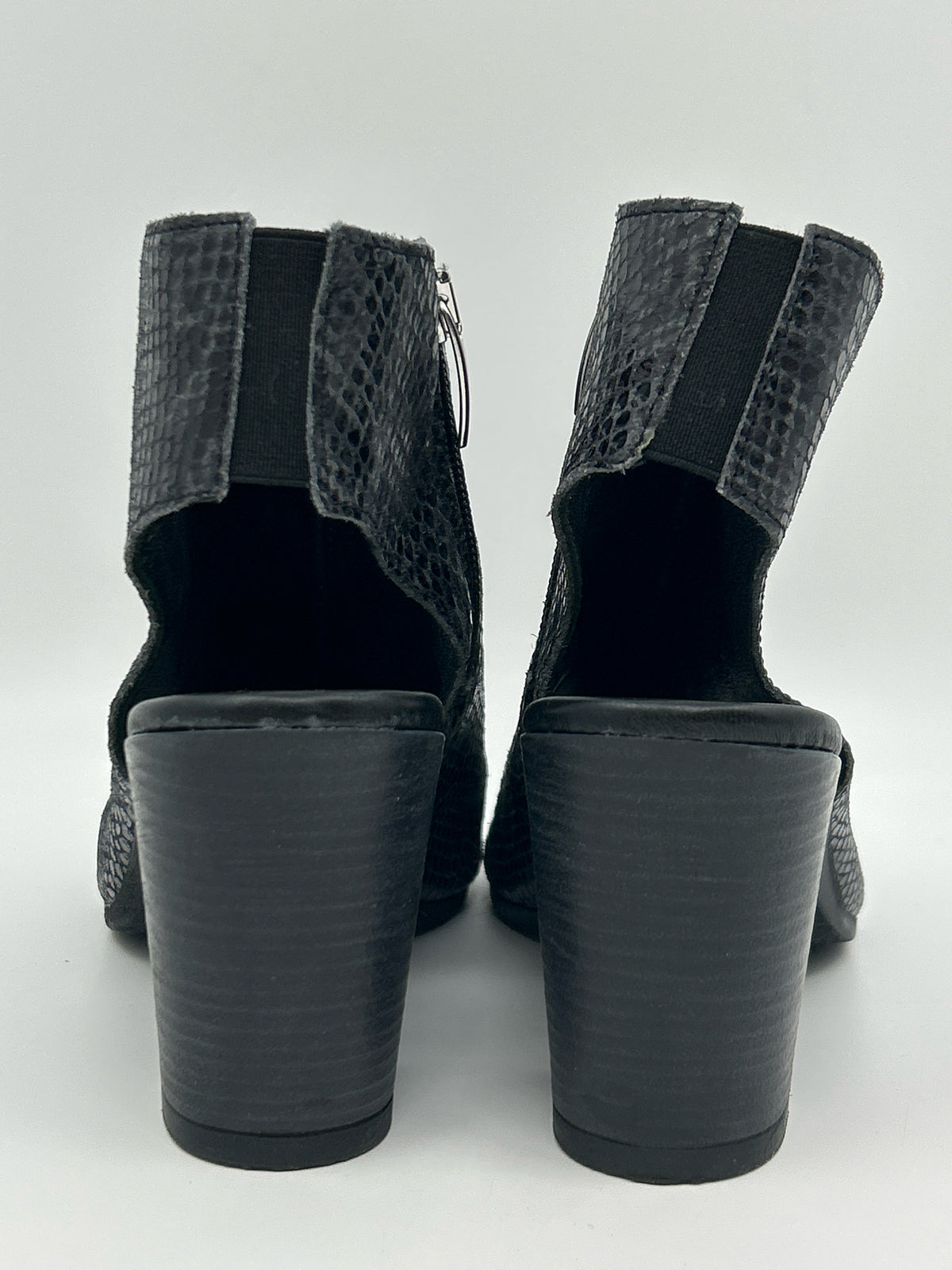 CORDANI Size 40 Black Women Booties