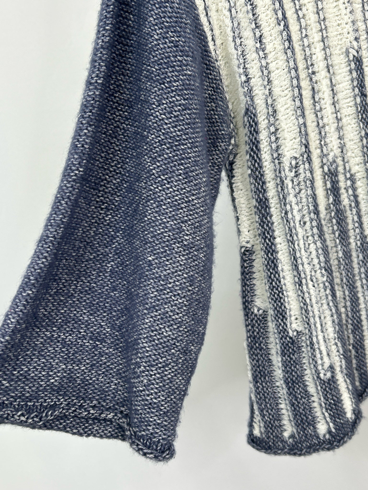 OLIVIA BY HABITAT CLOTHES Size S WHITE AND BLUE Women Sweater