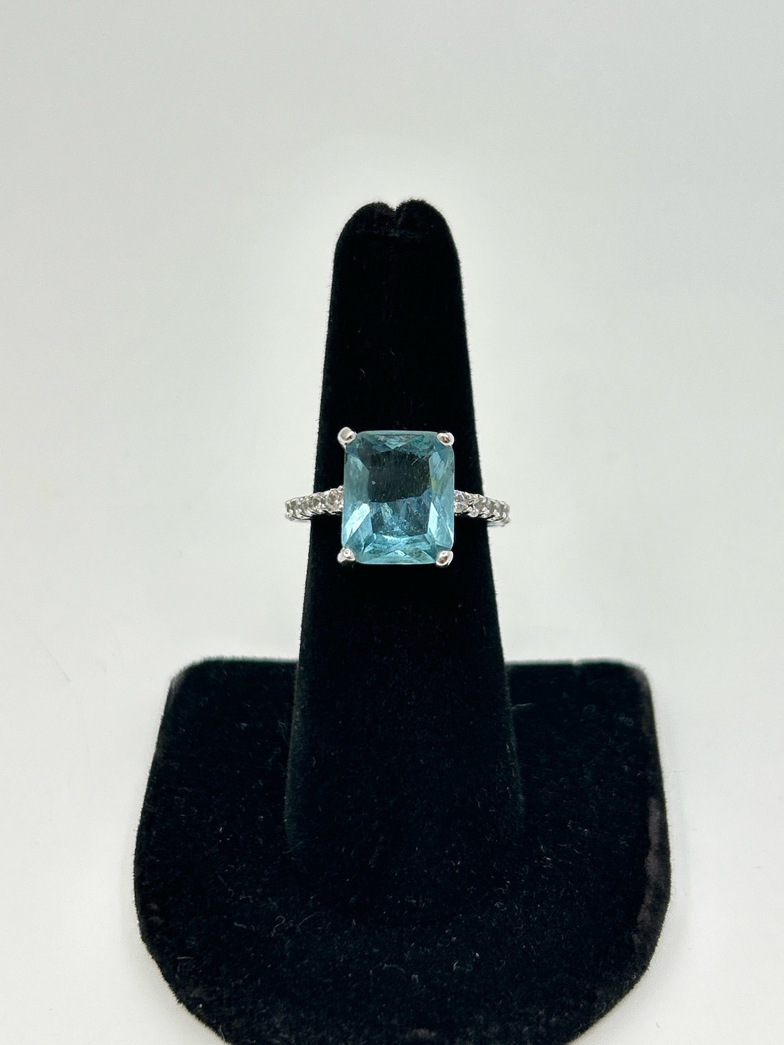 NO BRAND AQUA Ring