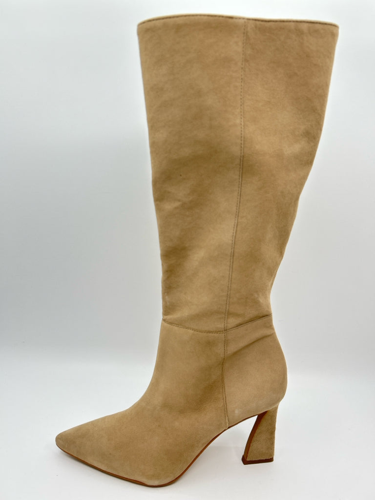 VINCE CAMUTO Women Size 8.5M Beige Boots