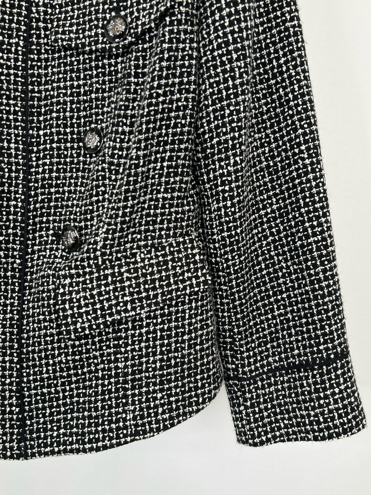 White House Black Market Size 8 Black and White Women Jacket