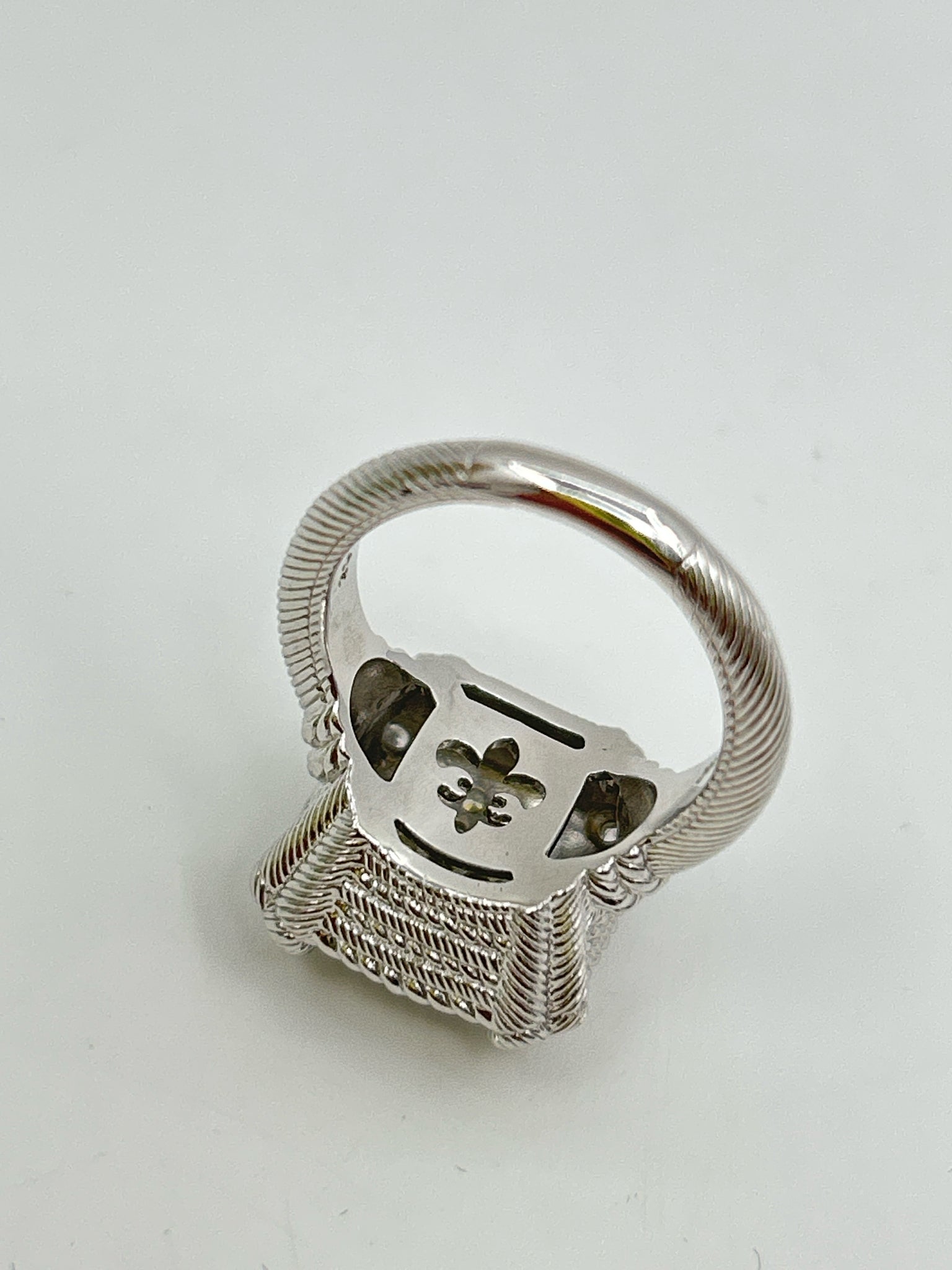 JUDITH RIPKA sterling silver Size 6 Ring