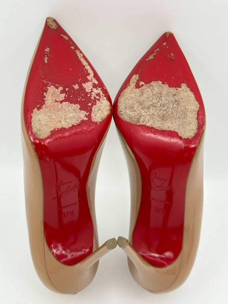 CHRISTIAN LOUBOUTIN Size 37.5 nude Women's Pumps