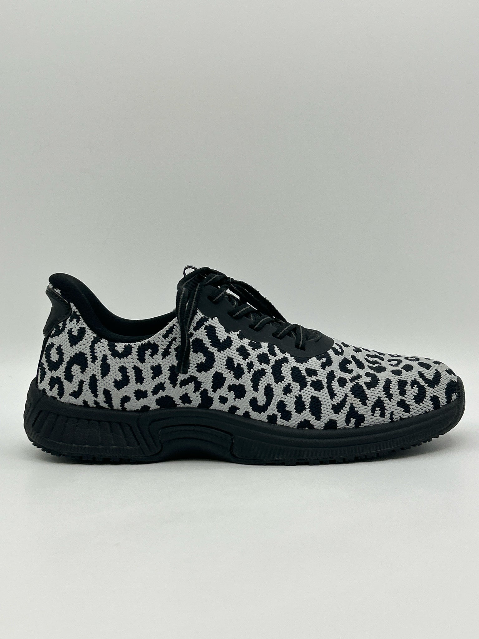ORTHOFEET Size 9.5 GRAY AND BLACK Women Sneakers