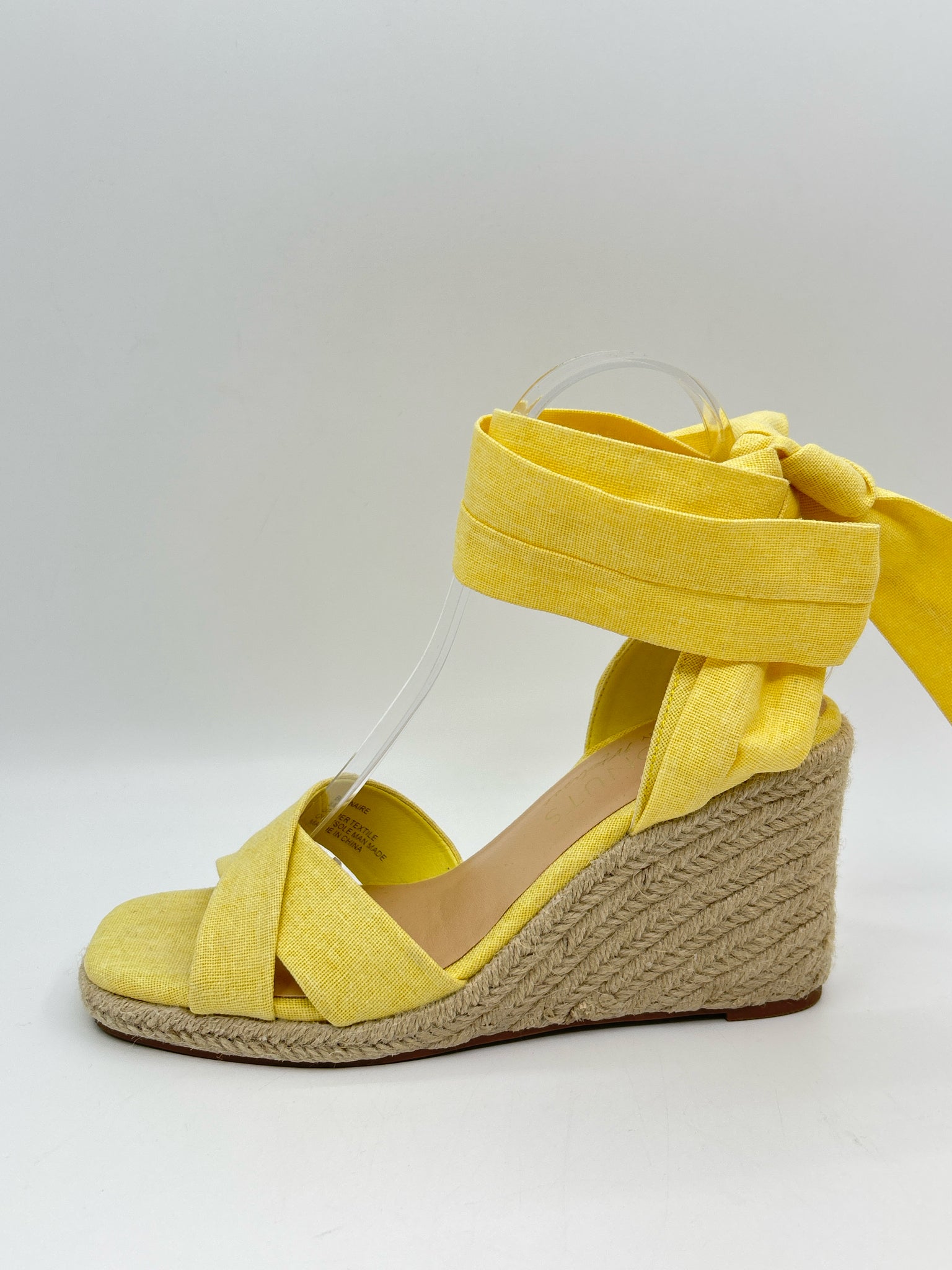 COCONUTS Size 8M Yellow Women Sandal