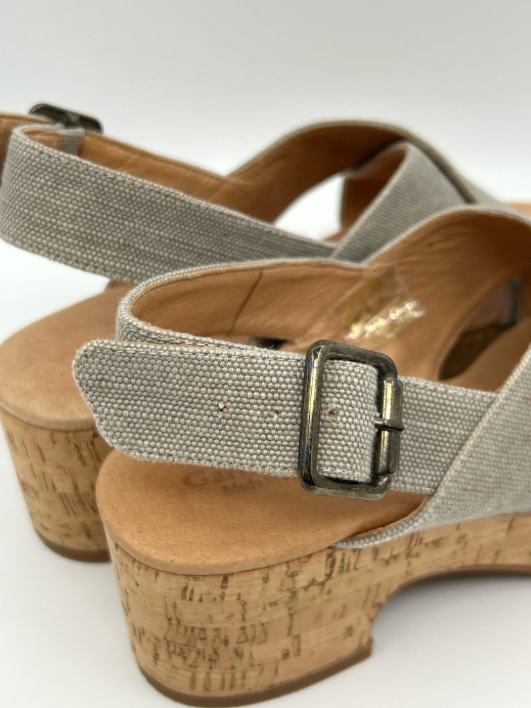 Garnett Hill EU Size 37, US Size 7 Taupe Sandal