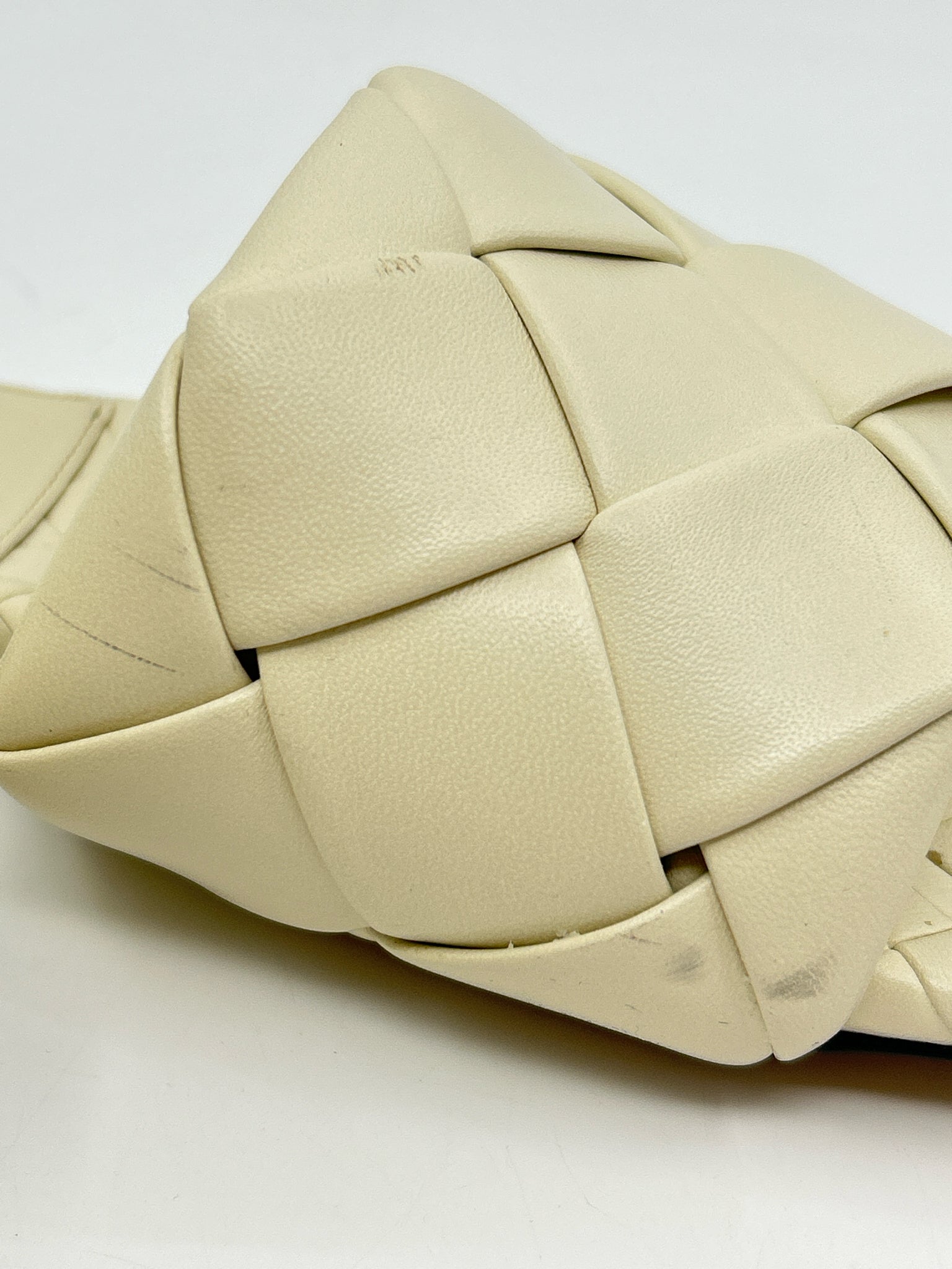 BOTTEGA VENETA Size 36/6 Cream Women Sandal