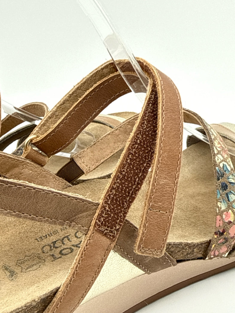 NAOT Size 41/10 Beige Women Sandal