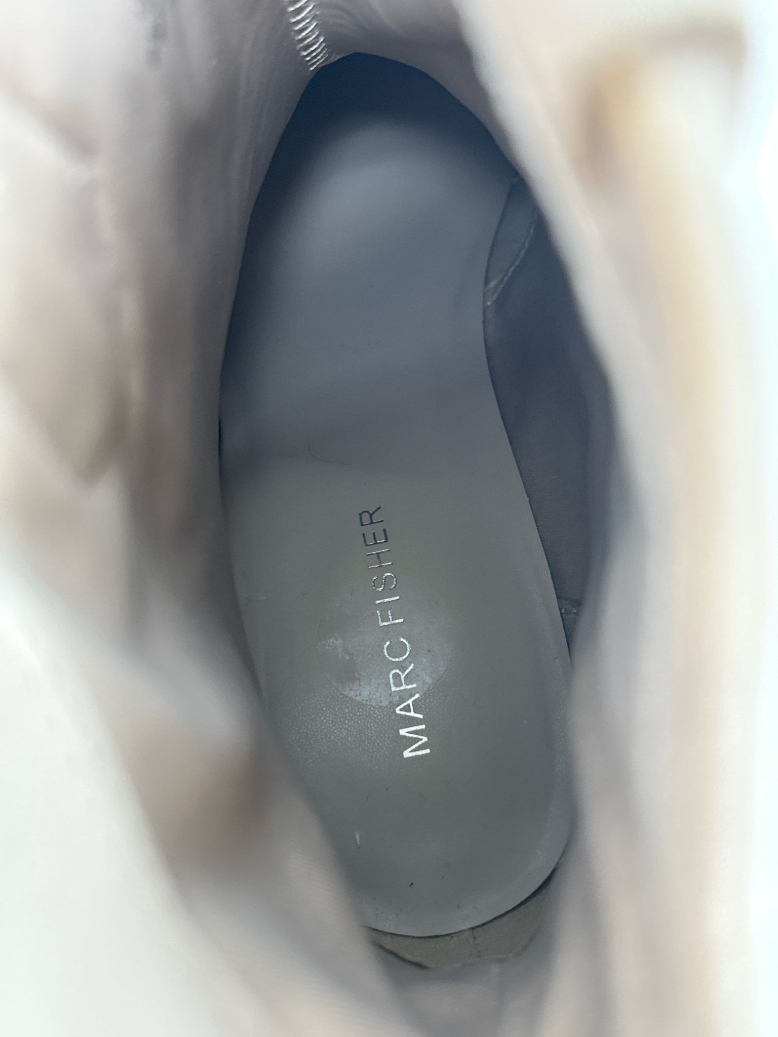 MARC FISHER Size 9.5M Oatmeal Women Booties