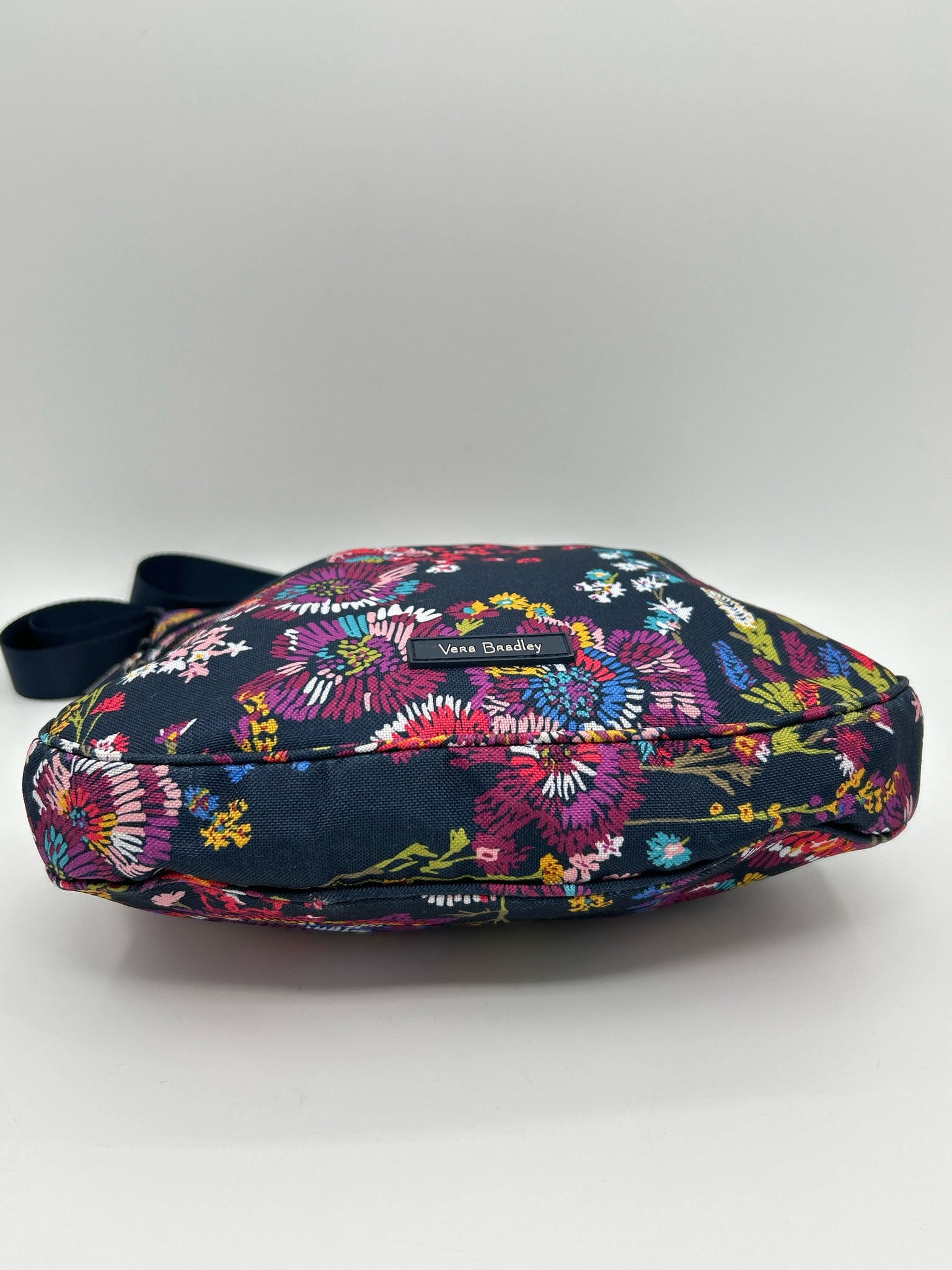 VERA BRADLEY NAVY FLORAL Women Purse