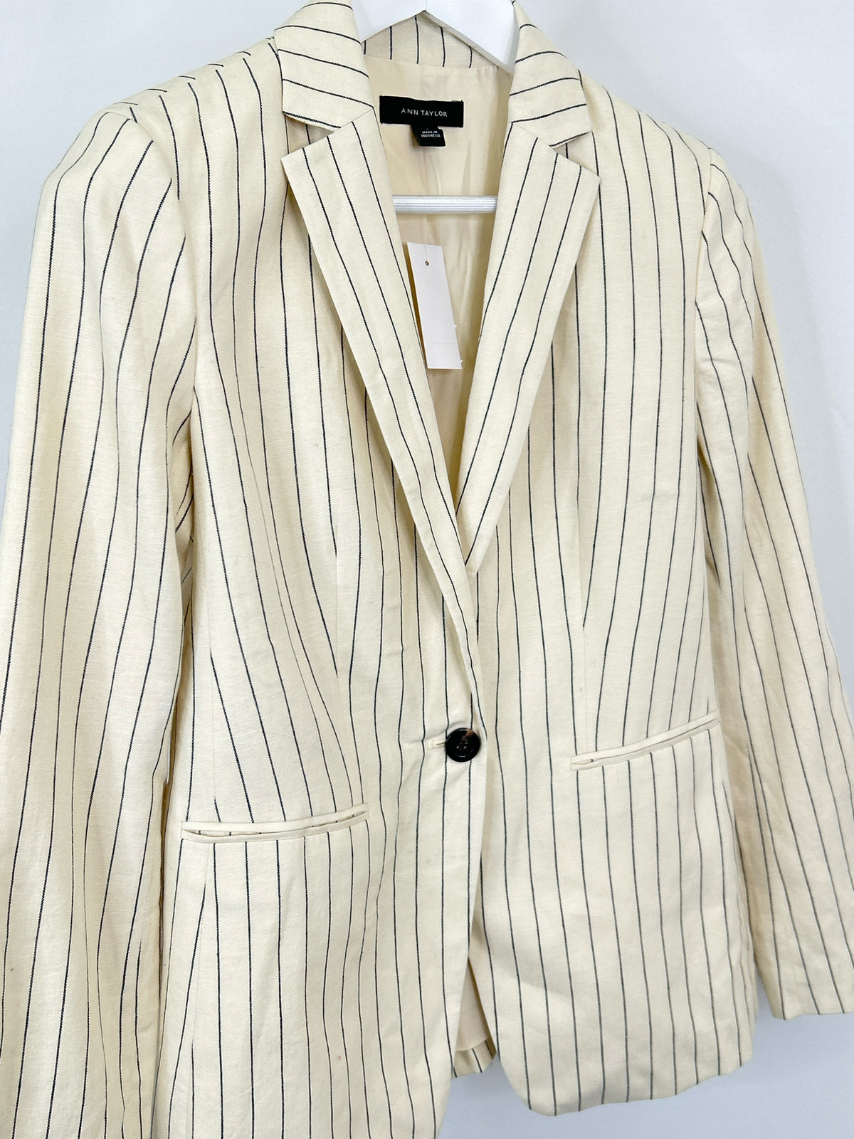 ANN TAYLOR Size 2 CREAM AND NAVY Women Blazer