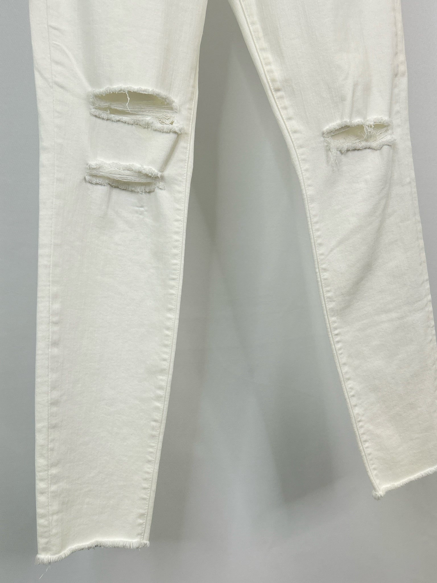 J BRAND Size 30/10 White Women jeans