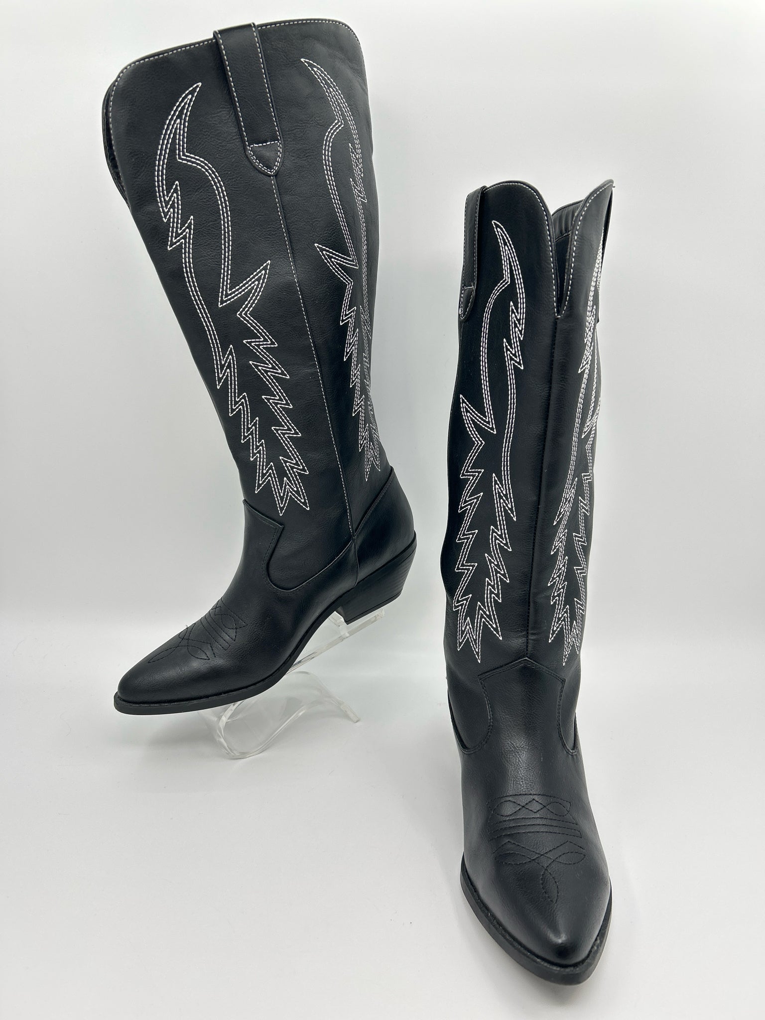 SODA Size 8 Black Women Boots