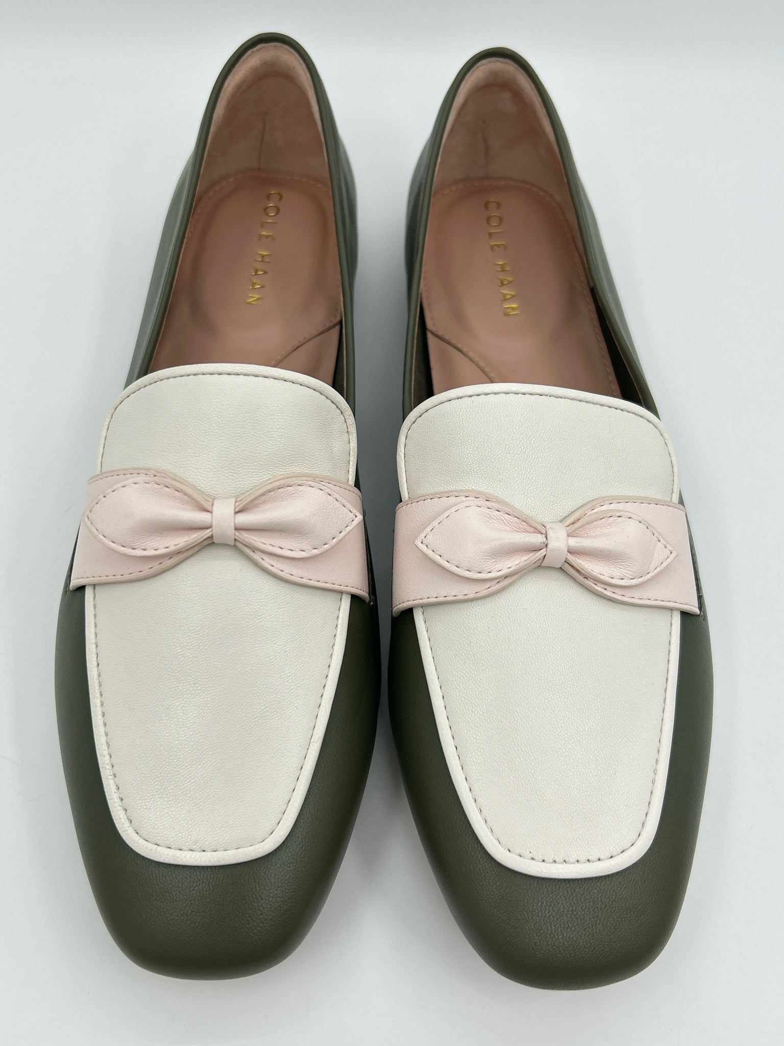 COLE HAAN Size 10B OLIVE AND WHITE Women Flats