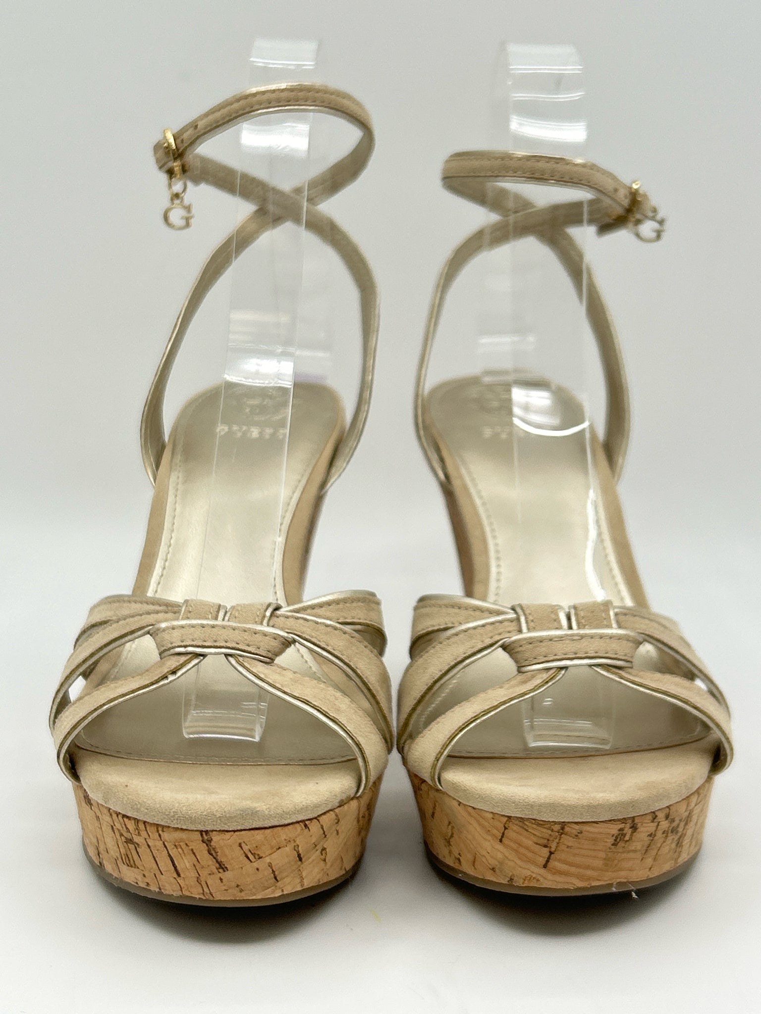GUESS NIB Size 7M Beige Women Sandal NIB