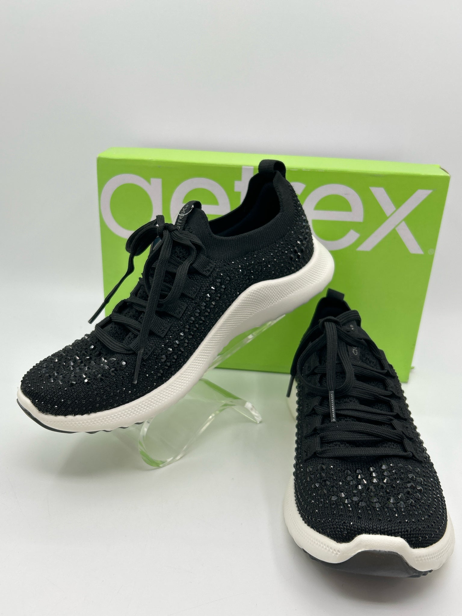 AETREX Size 7 Black Women Sneakers NIB