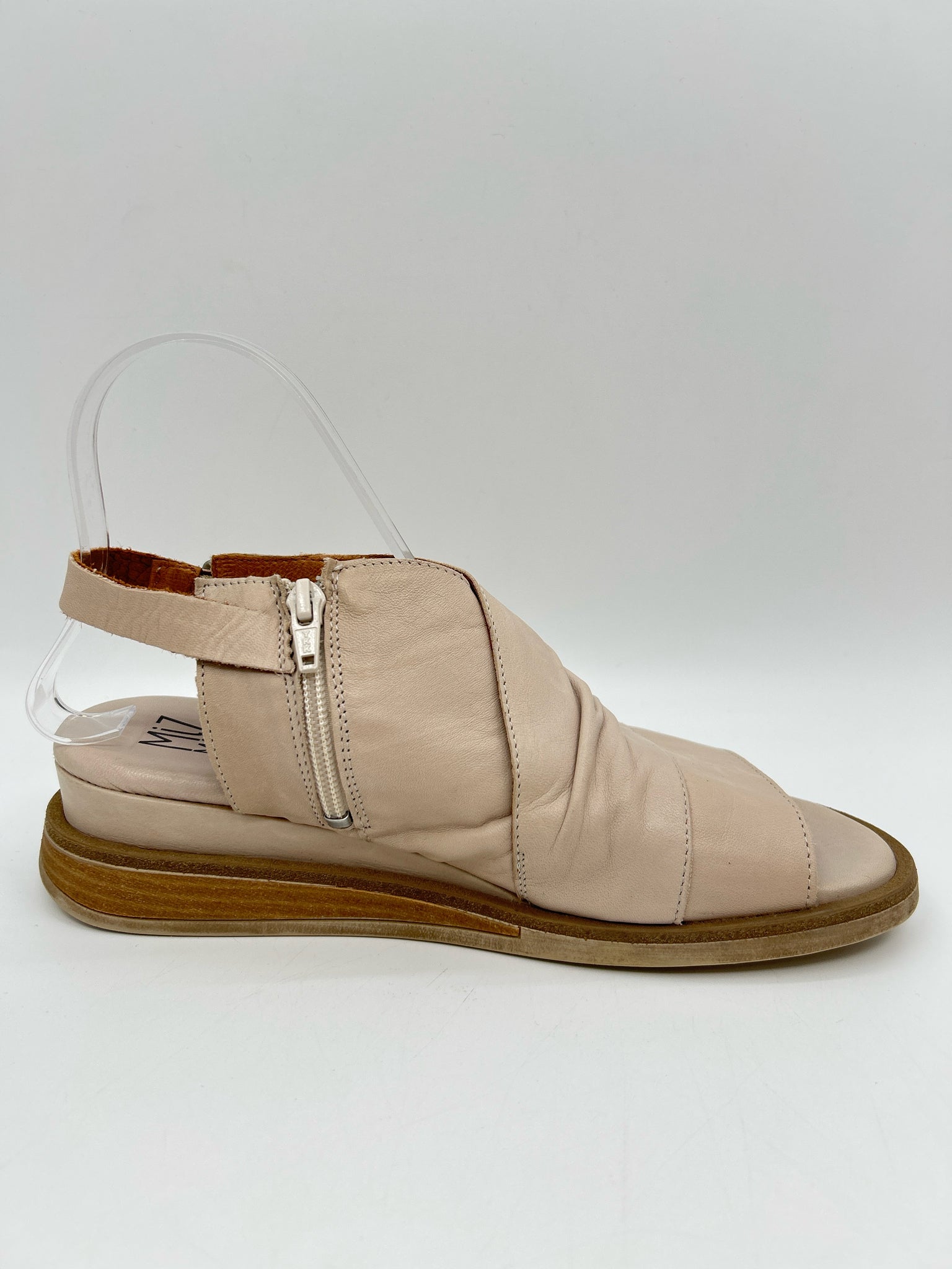 MIZ MOOZ Size 39 Beige Women Sandal
