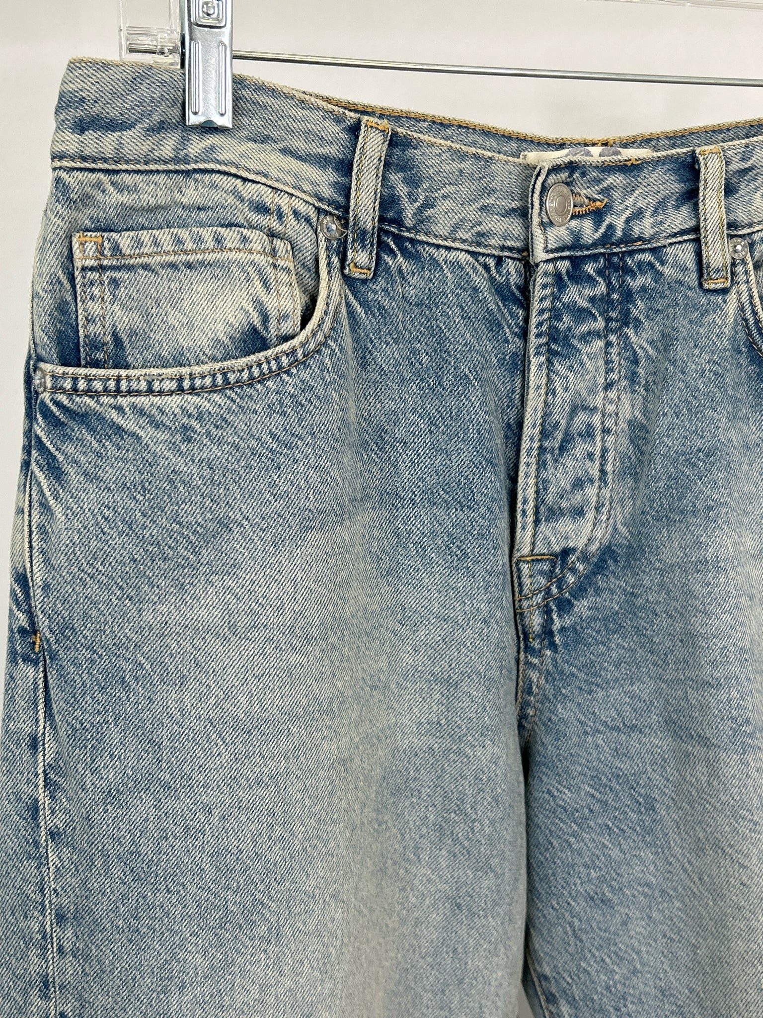 WE THE FREE Size 28/6 BLUE DENIM Women jeans