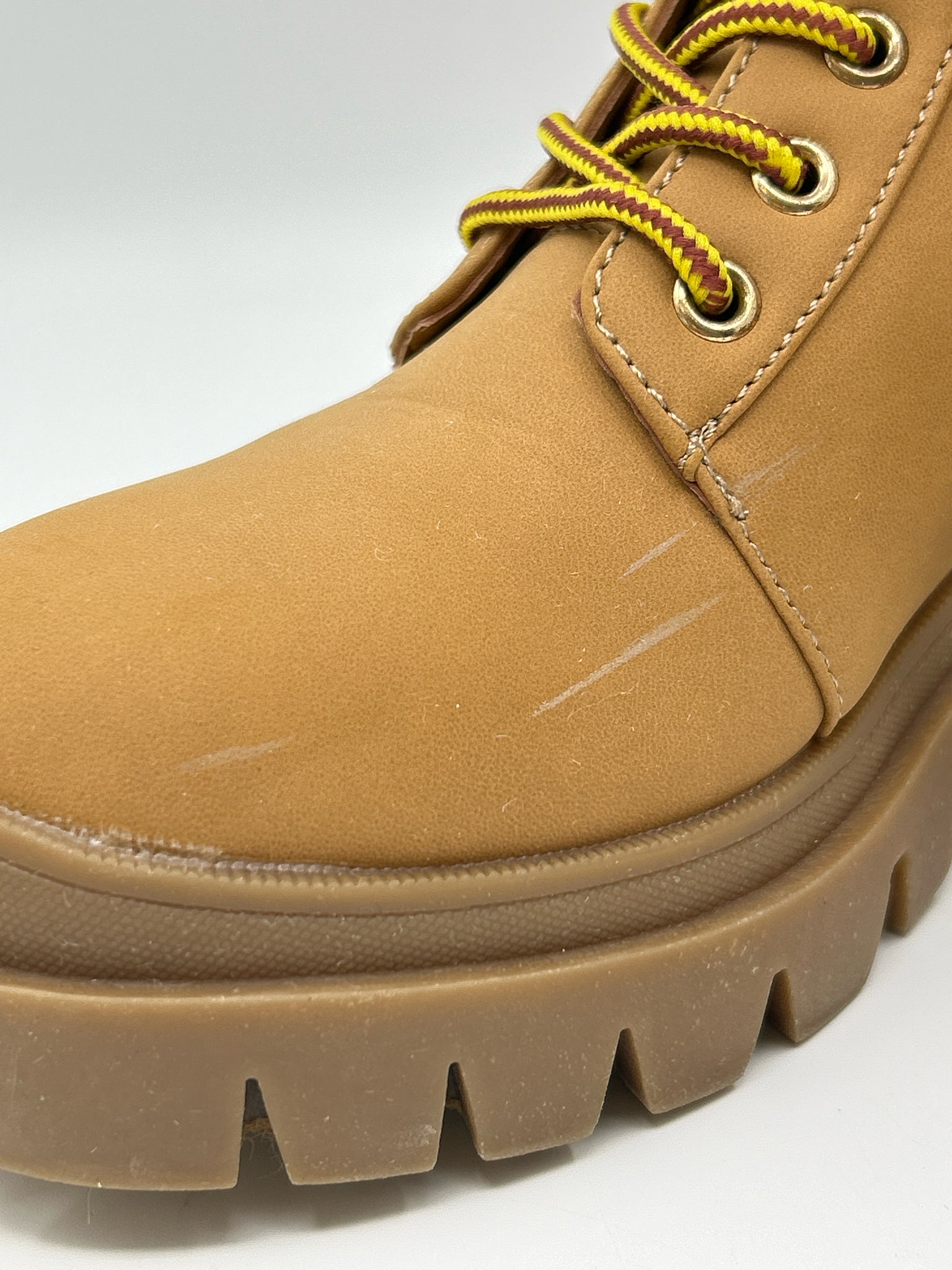 JUICY COUTURE Size 9M TAN AND BROWN Women Boots