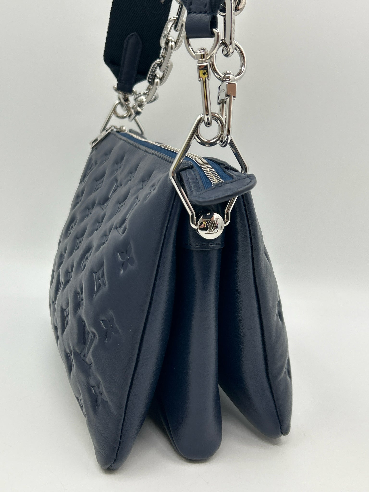 LOUIS VUITTON Navy Women Purse