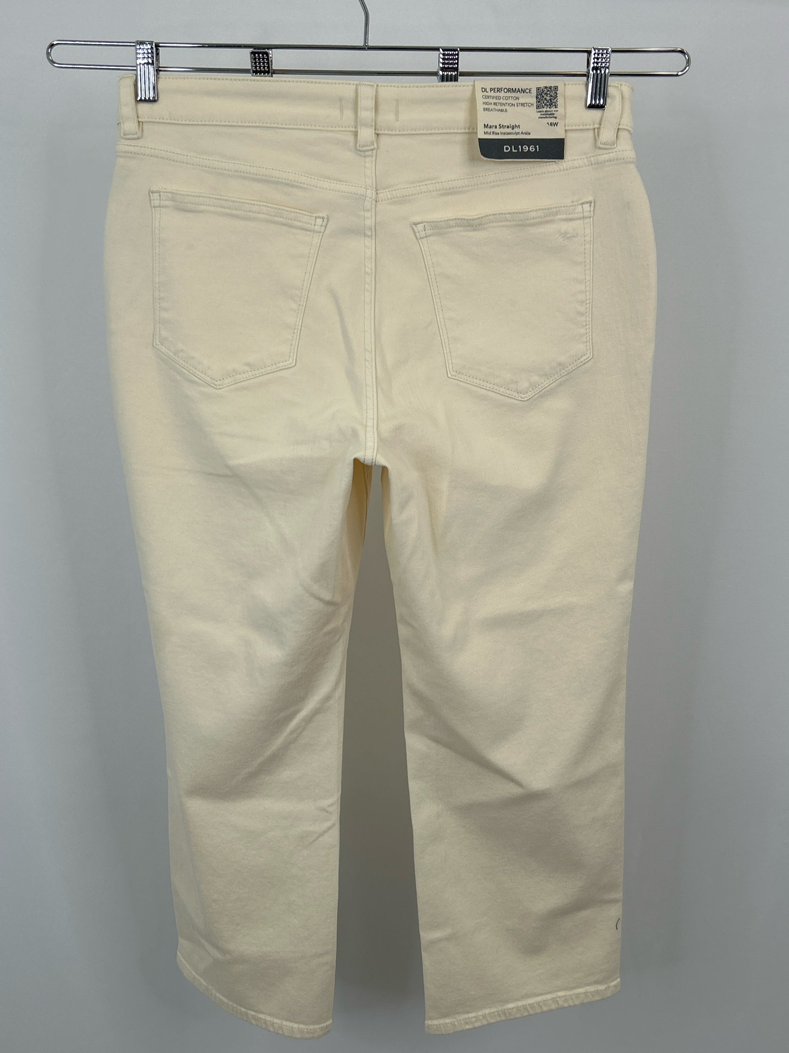 DL1961 Size 18W Vanilla Women Jeans NWT