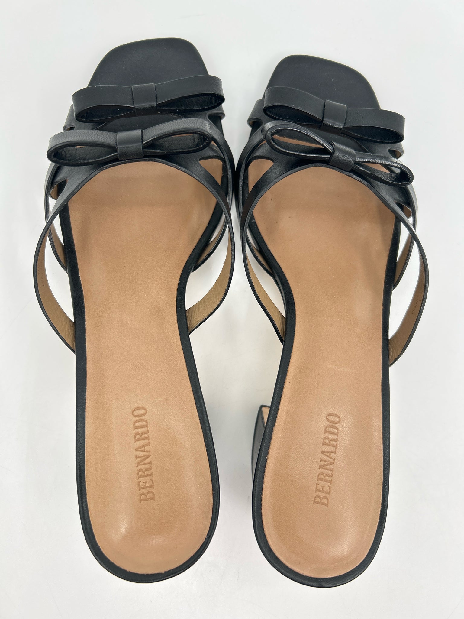 BERNARDO Size 8.5 Black Women Sandal