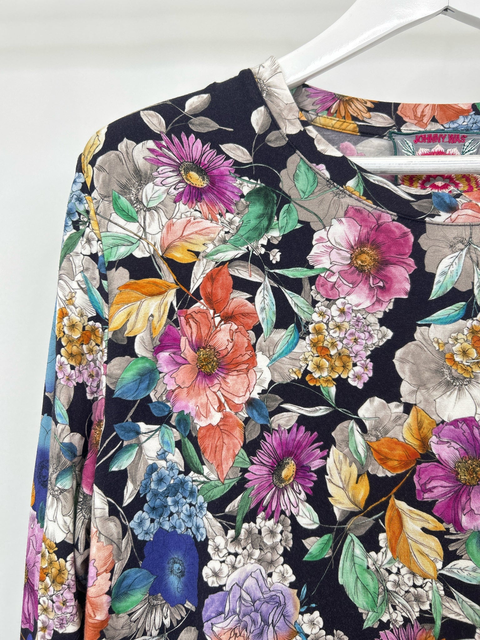 JOHNNY WAS Size XL NAVY FLORAL Women Top