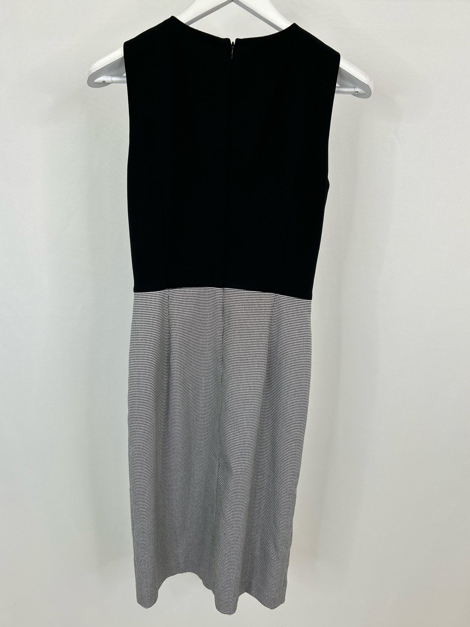 White House Black Market Size 2 Black and White Women Dress