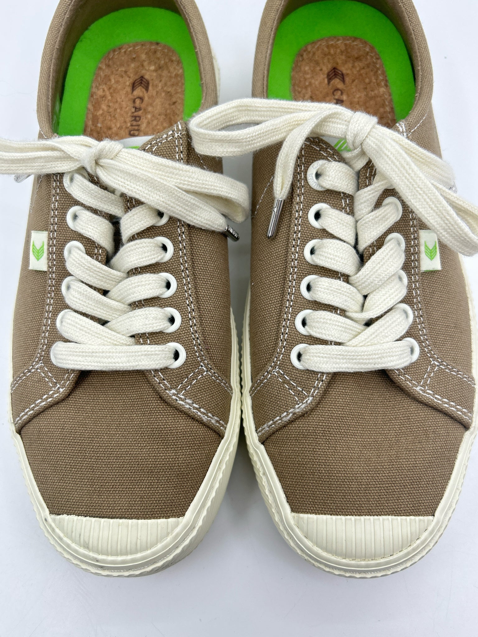 CARIUMA Size 9.5M SAND Women Sneakers