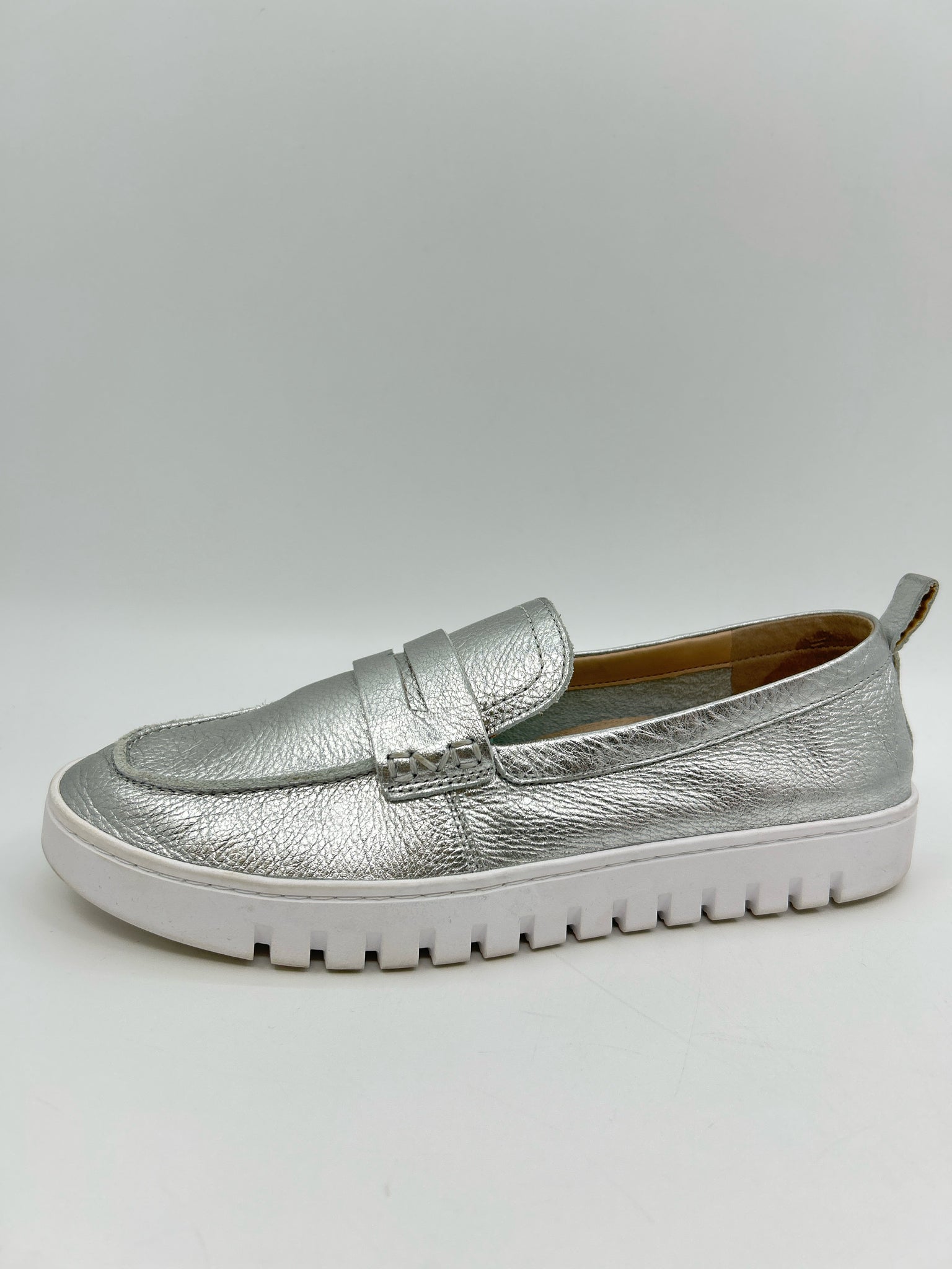 VIONIC Size 9.5 Silver Metallic Women Loafer
