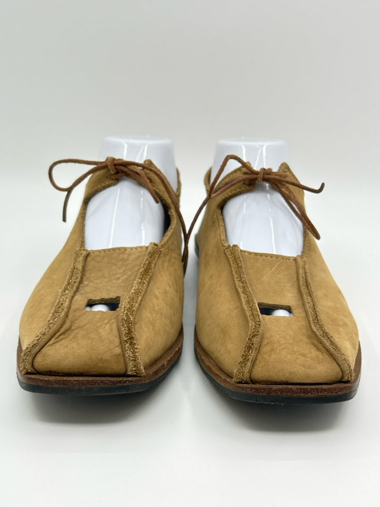 Cydwoq Women Size 39.5 Beige Flats